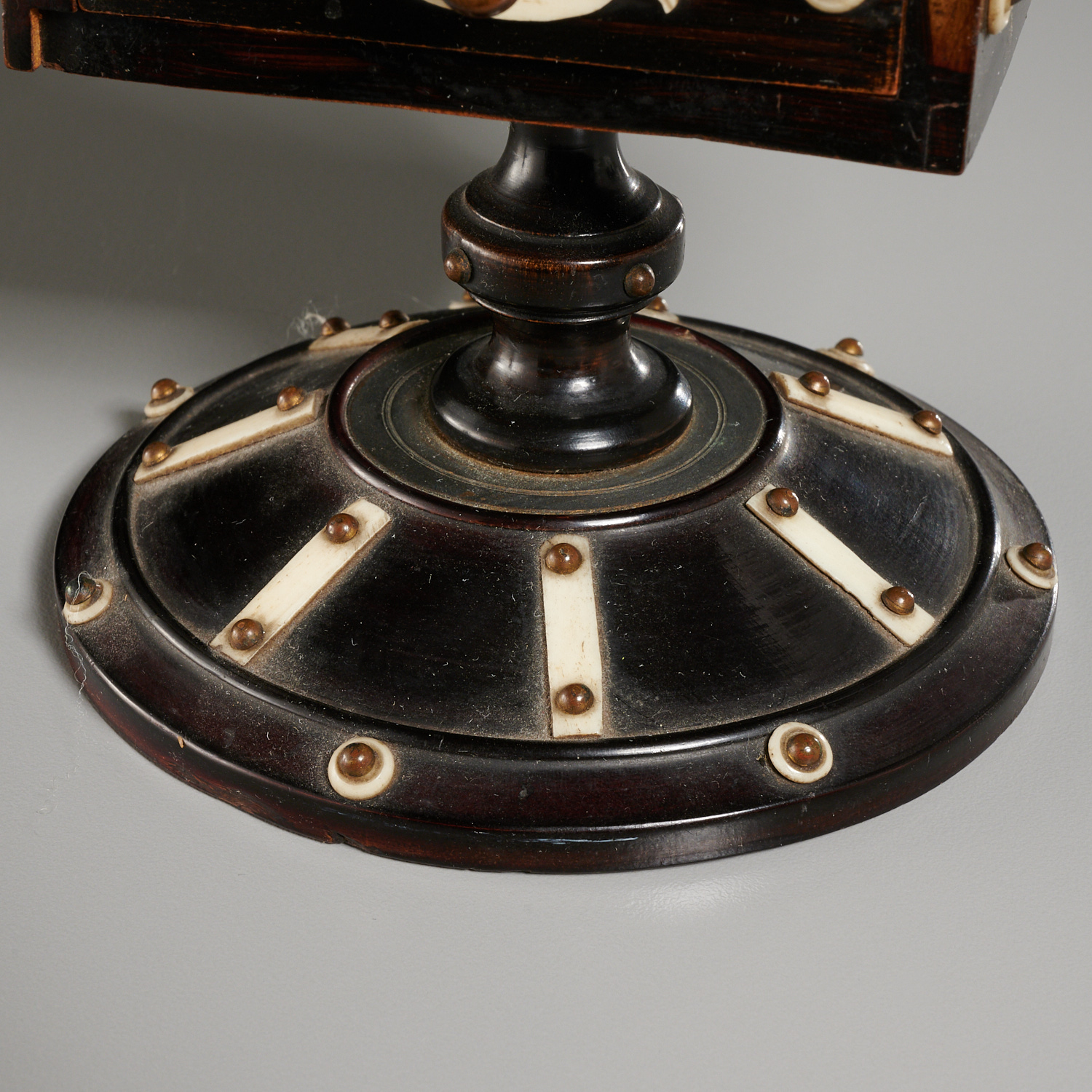 Folk Art inlaid mahogany miniature dressing stand - Image 5 of 7