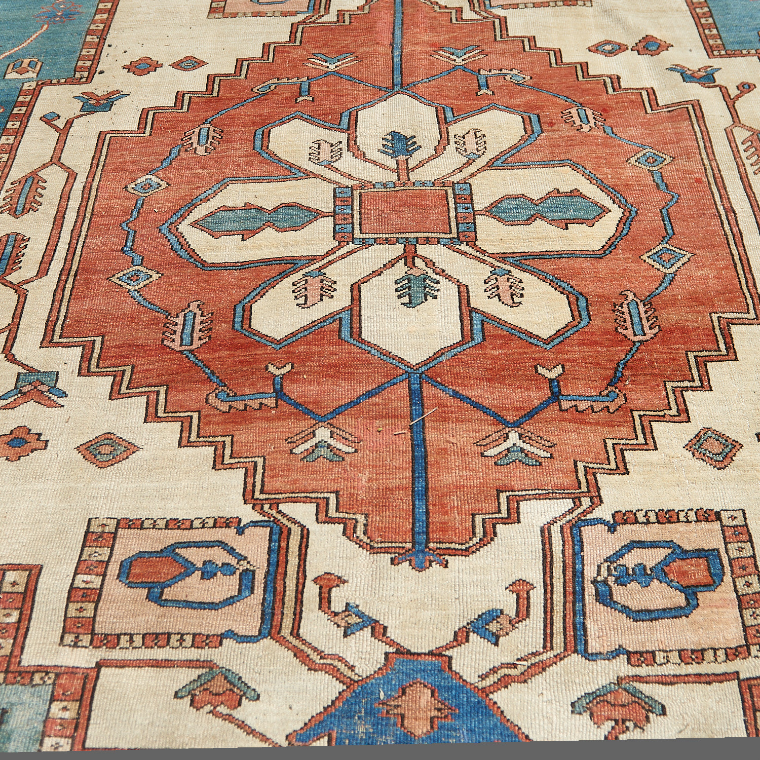 Antique Serapi carpet - Image 3 of 7