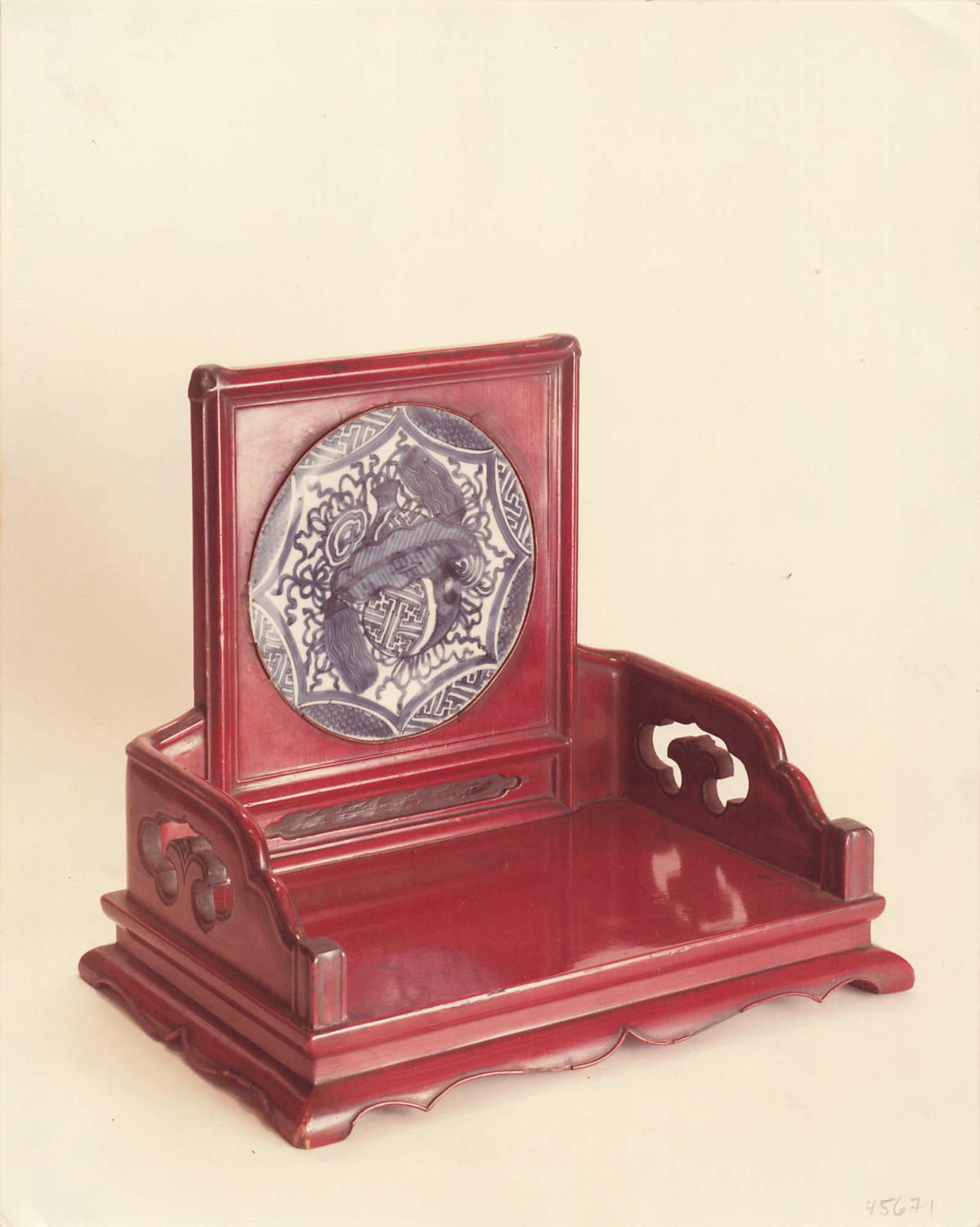 Japanese Classical red lacquer tabletop stand - Image 8 of 8