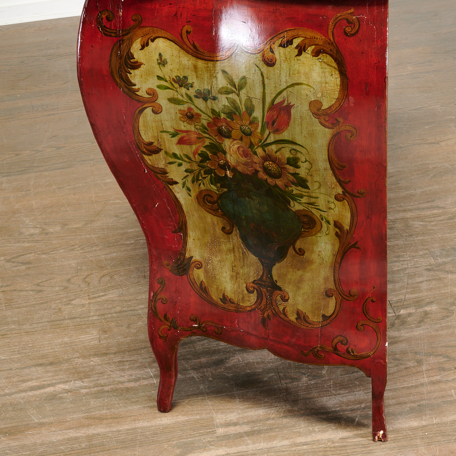 Venetian paint decorated bombe commode - Image 5 of 7