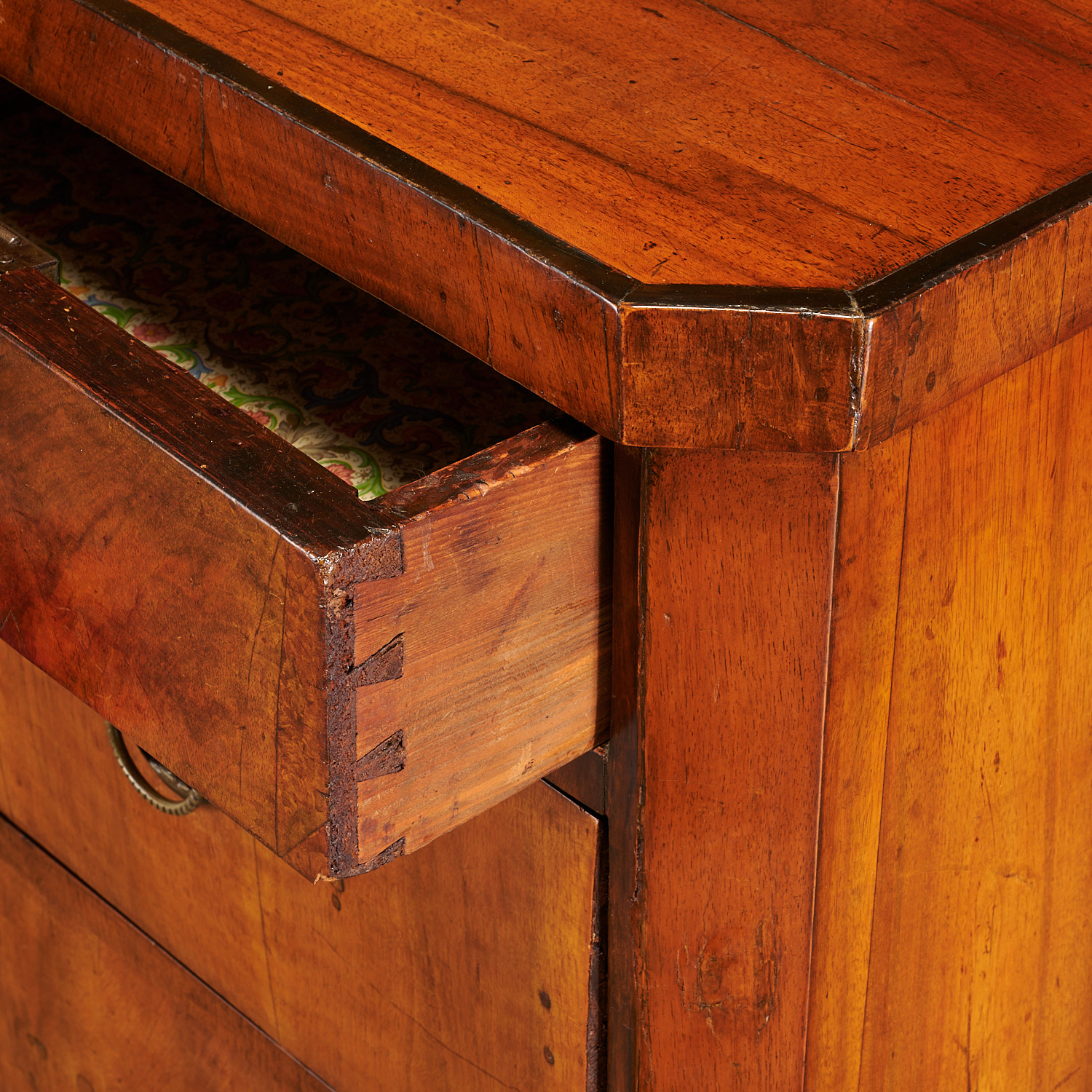 Italian Neoclassical walnut commode - Image 3 of 6