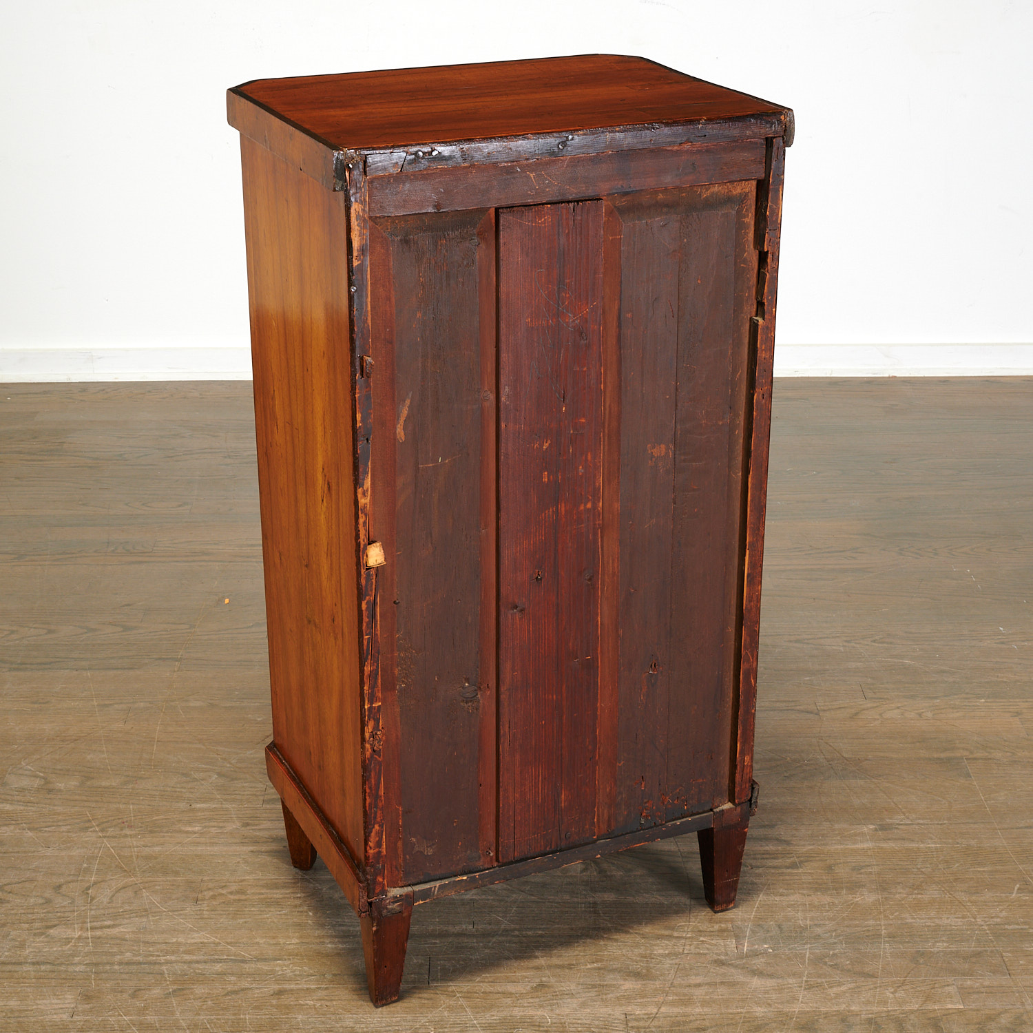 Italian Neoclassical walnut commode - Image 5 of 6