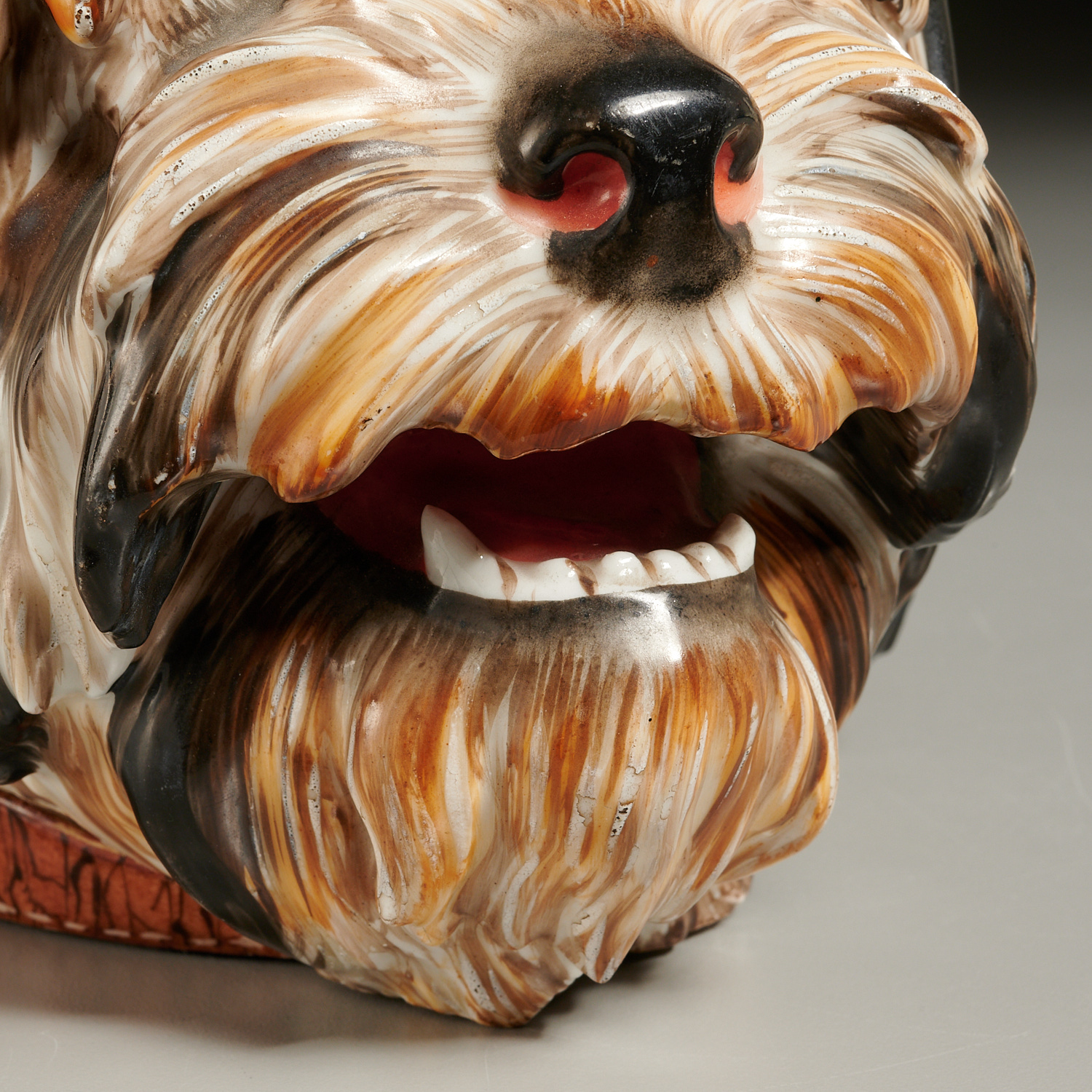 Paris porcelain dog-form humidor - Image 2 of 8