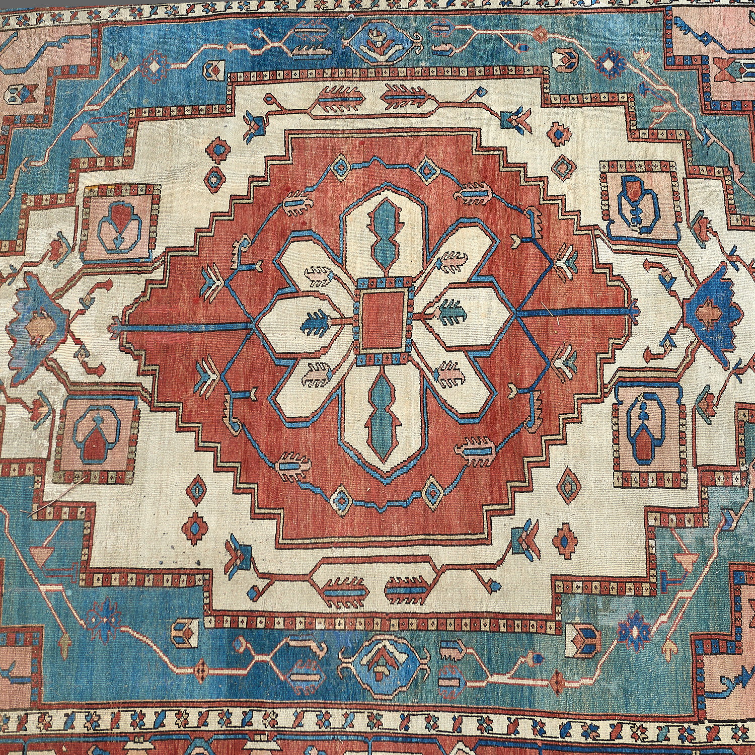 Antique Serapi carpet - Image 2 of 7