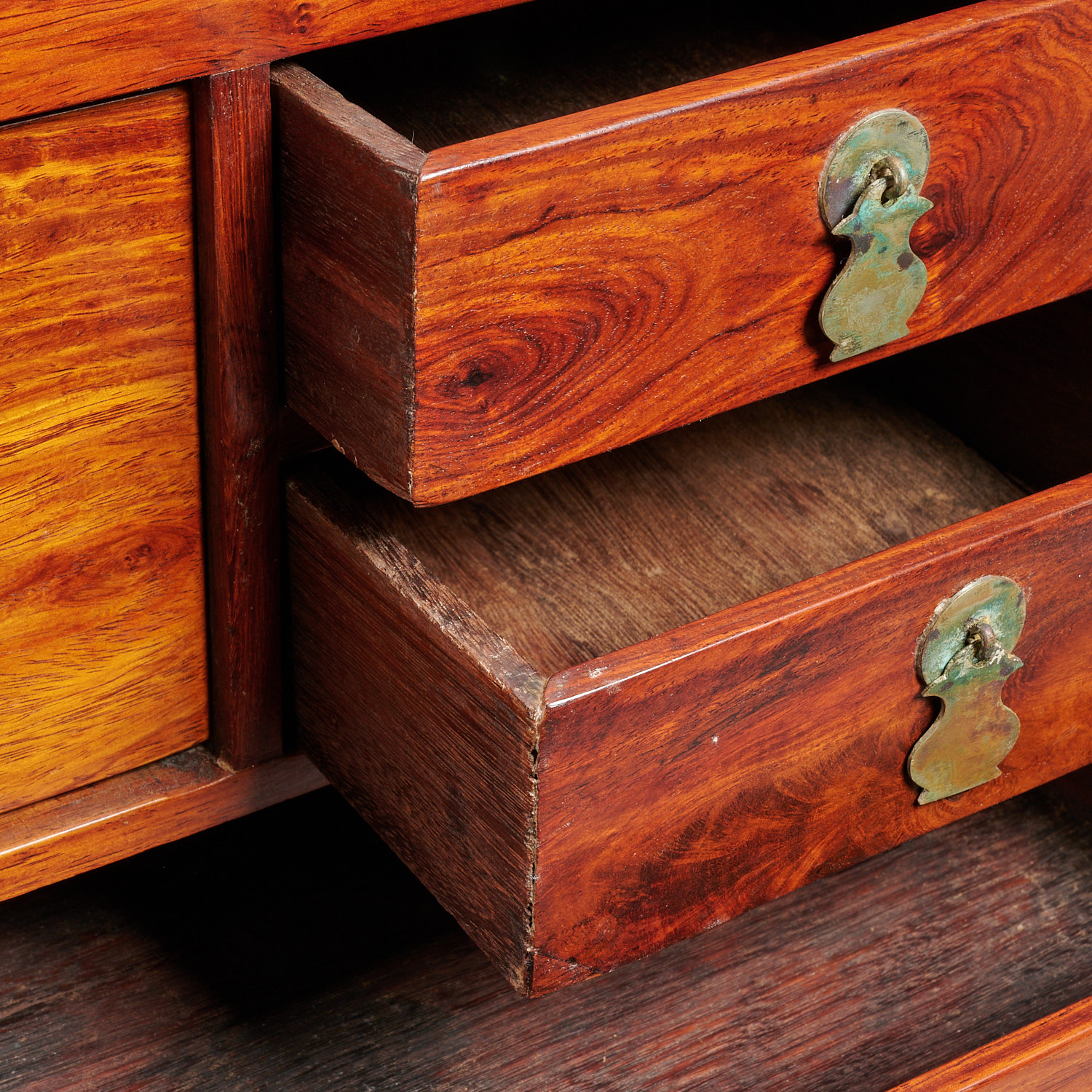 Chinese huanghuali guanpixiang tabletop chest - Image 4 of 6