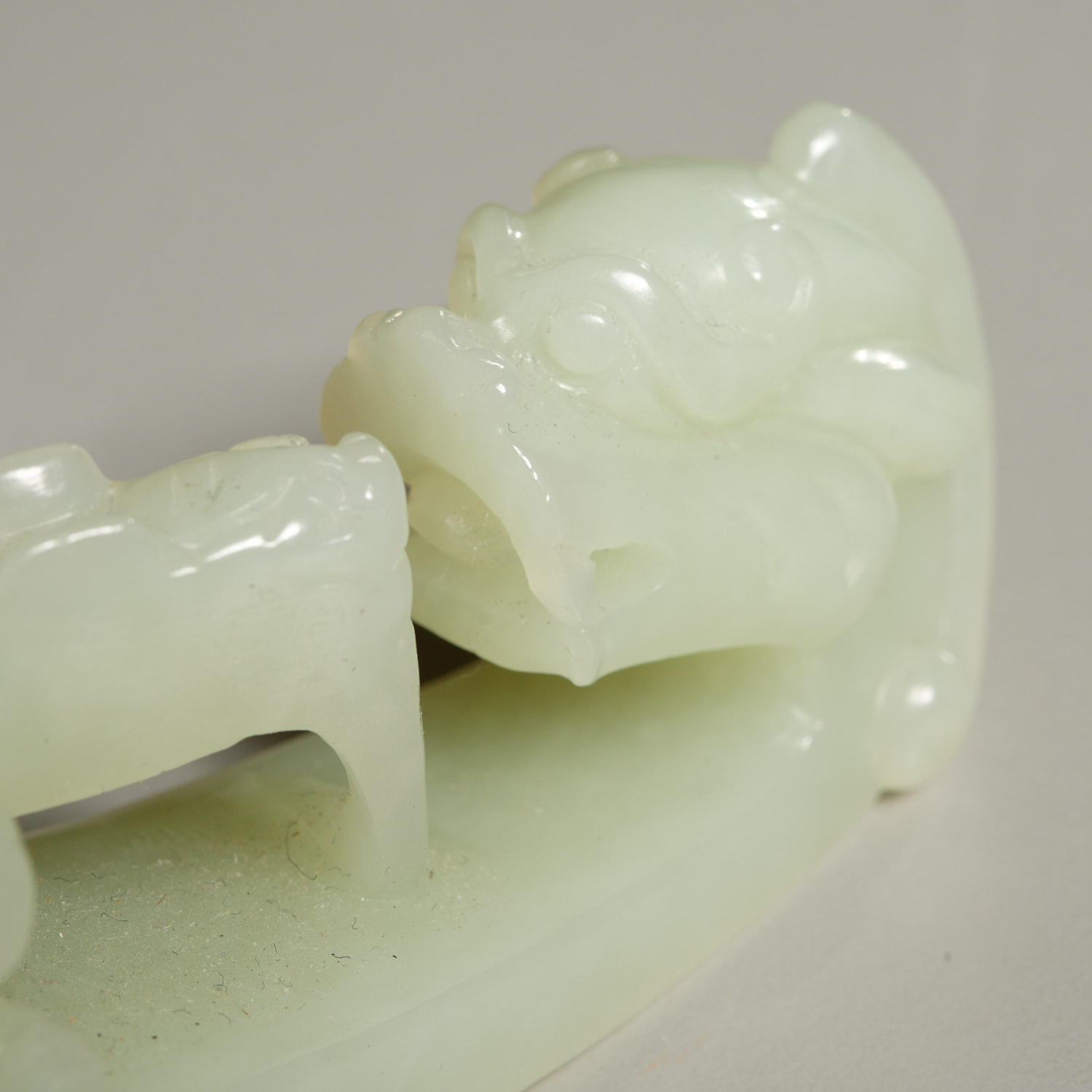 Chinese celadon jade Chilong belt hook - Image 3 of 5