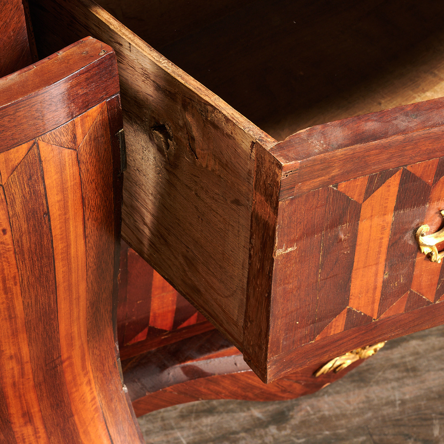 Louis XV marble top parquetry bombe commode - Image 4 of 9