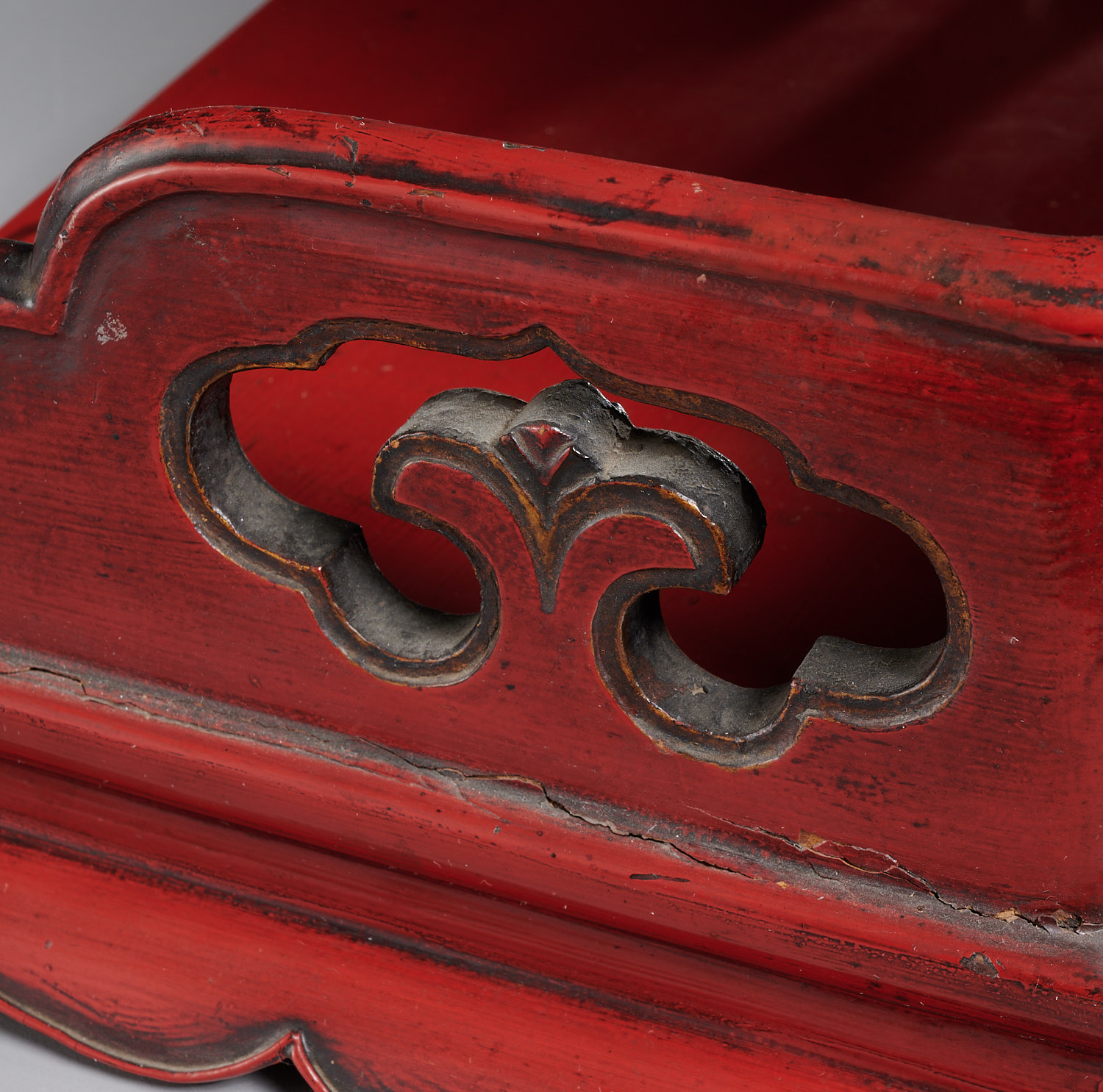 Japanese Classical red lacquer tabletop stand - Image 5 of 8