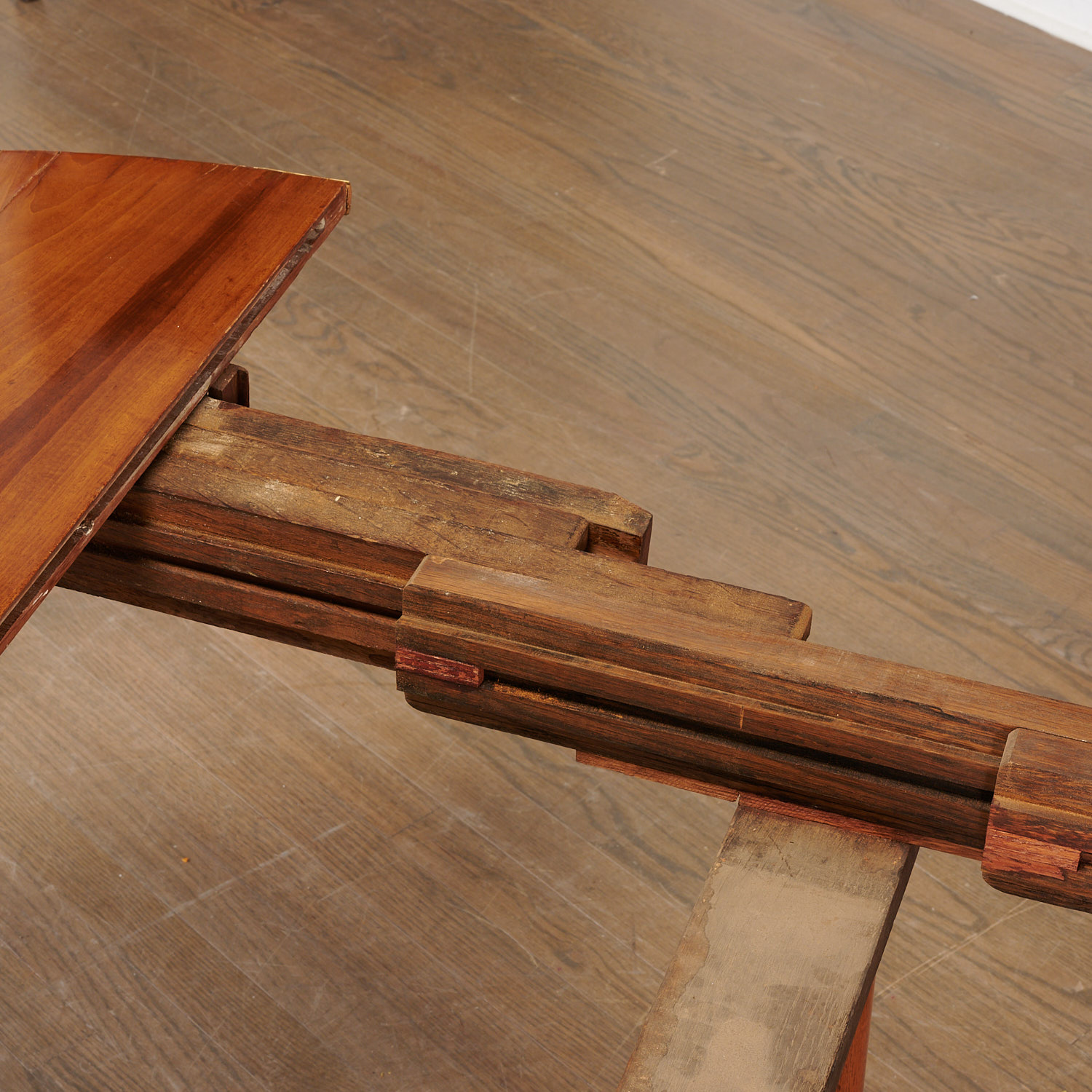 Louis XVI mahogany extension dining table - Image 4 of 8