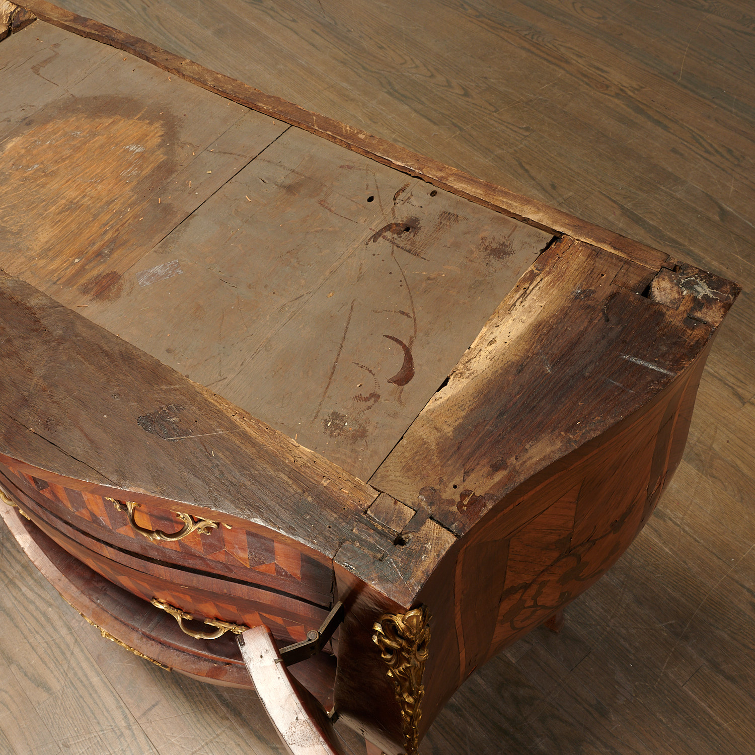 Louis XV marble top parquetry bombe commode - Image 8 of 9