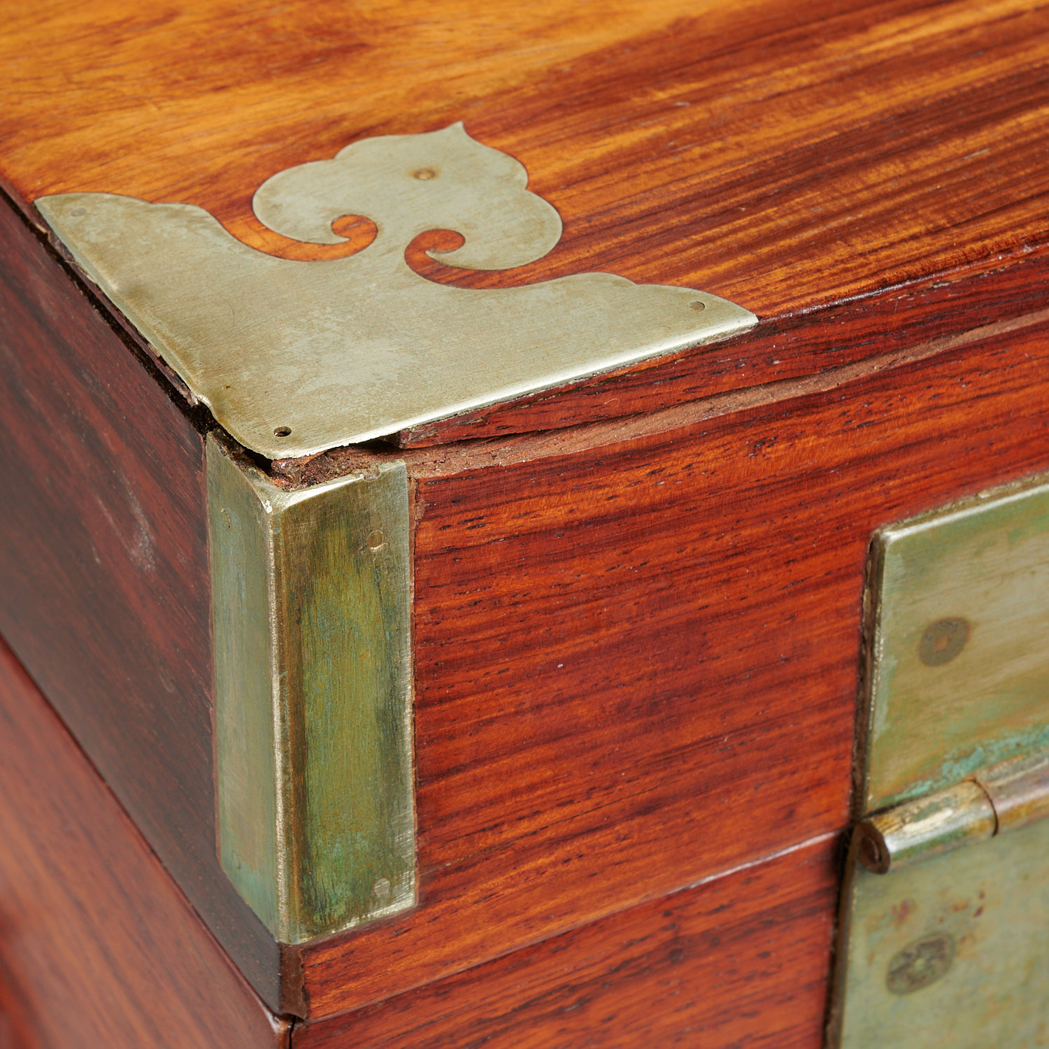 Chinese huanghuali guanpixiang tabletop chest - Image 5 of 6
