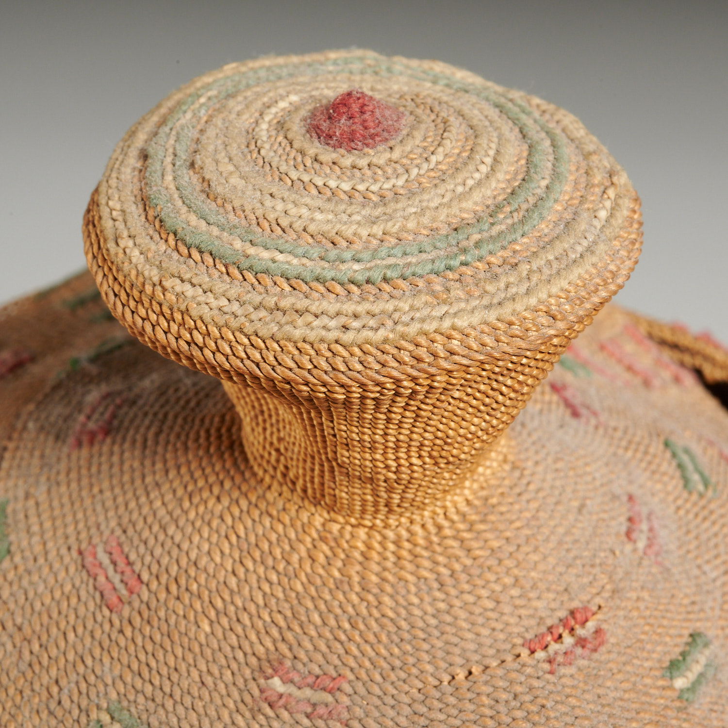 Rare Aluetian twined lidded basket - Image 3 of 9