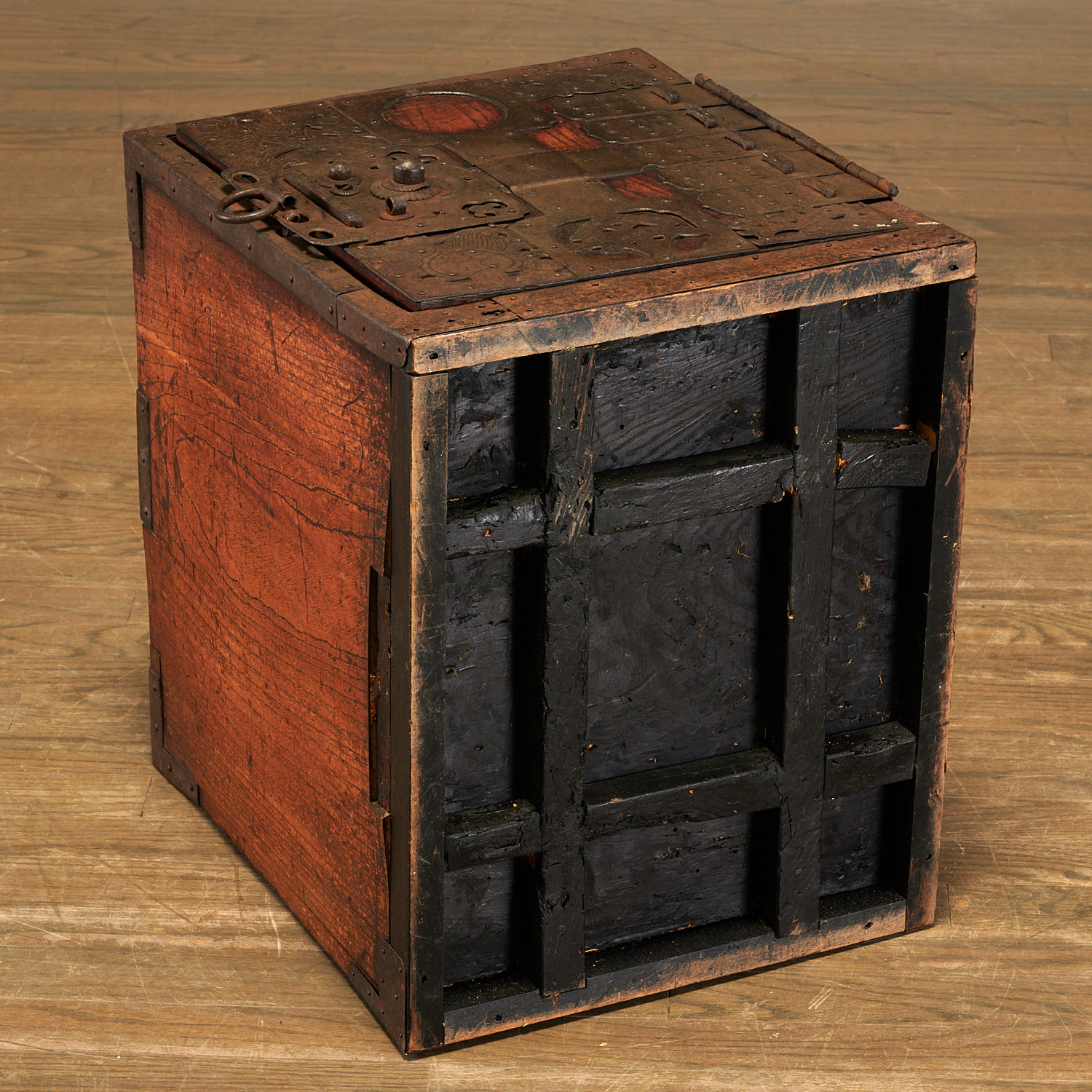 Japanese iron-mounted elm strong box - Image 7 of 7