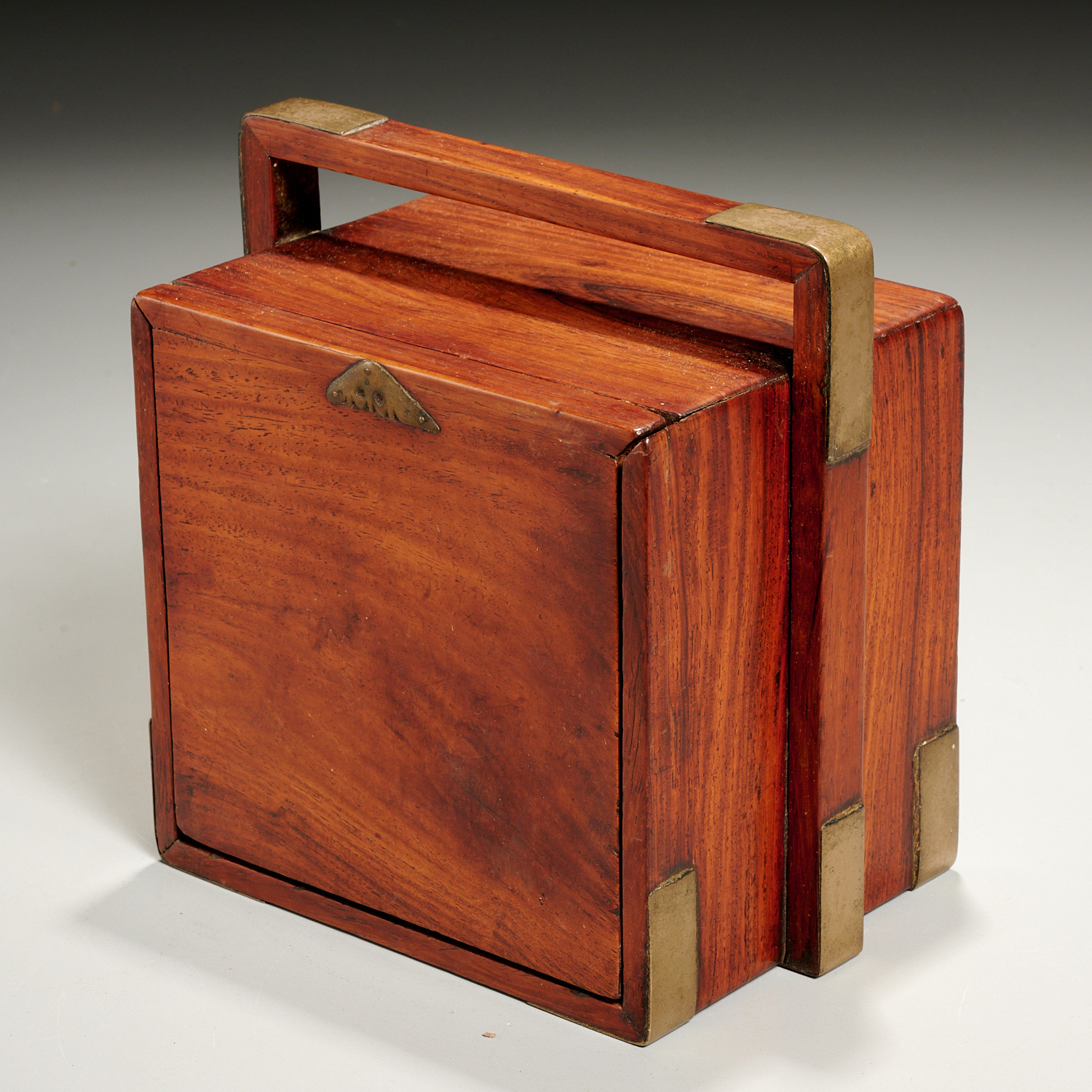 Small Chinese huanghuali carrying box - Image 3 of 6