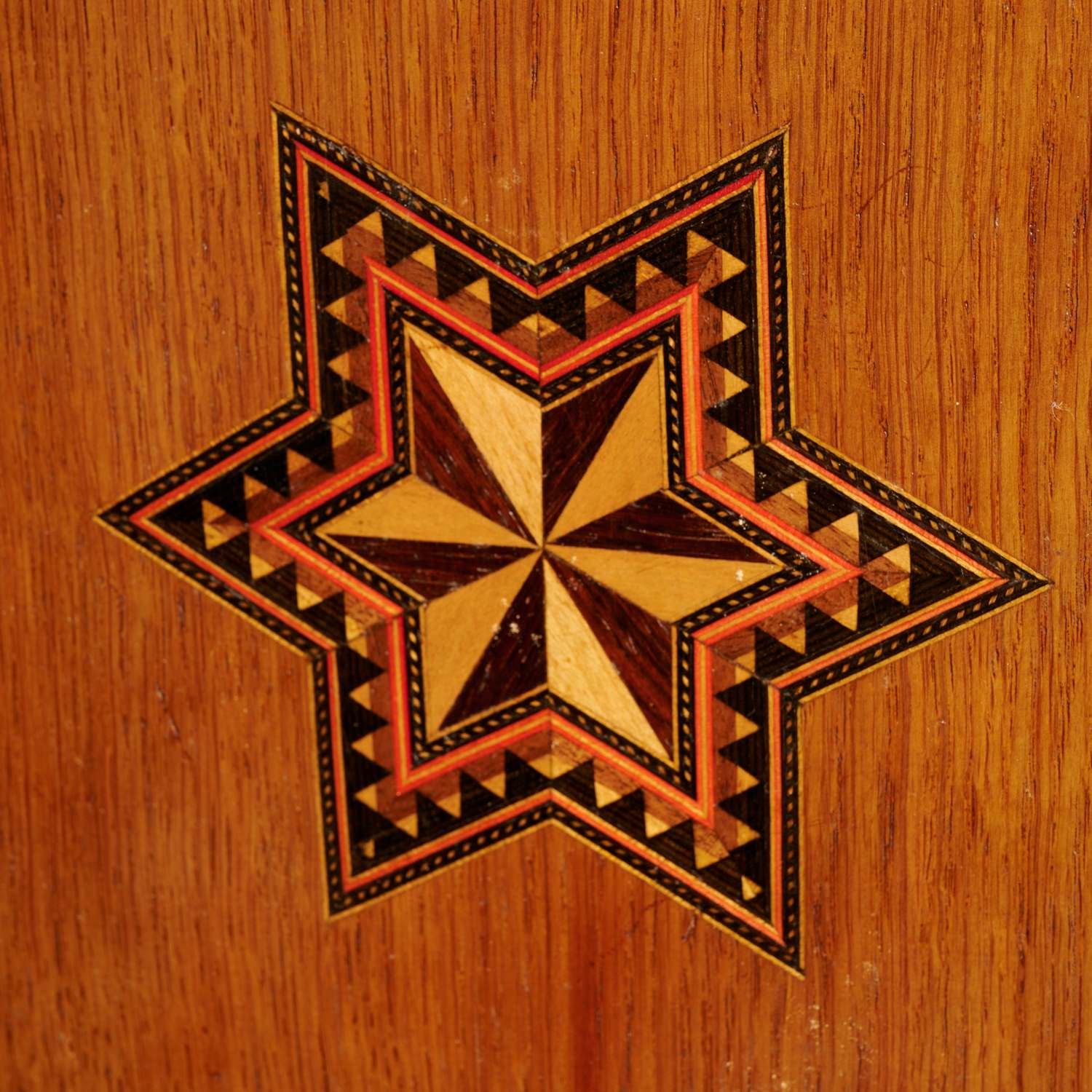 Continental Neoclassic marquetry tabletop cabinet - Image 7 of 8