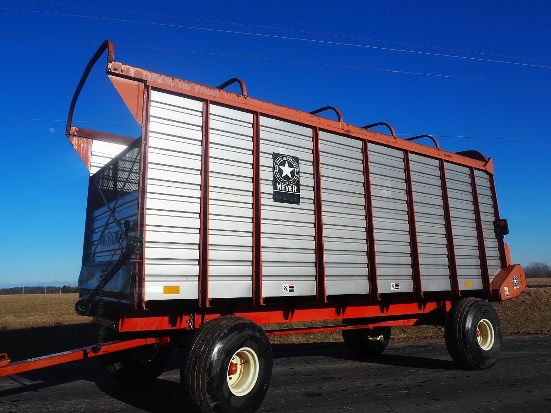 MEYER 3120 REAR UNLOAD FORAGE WAGON