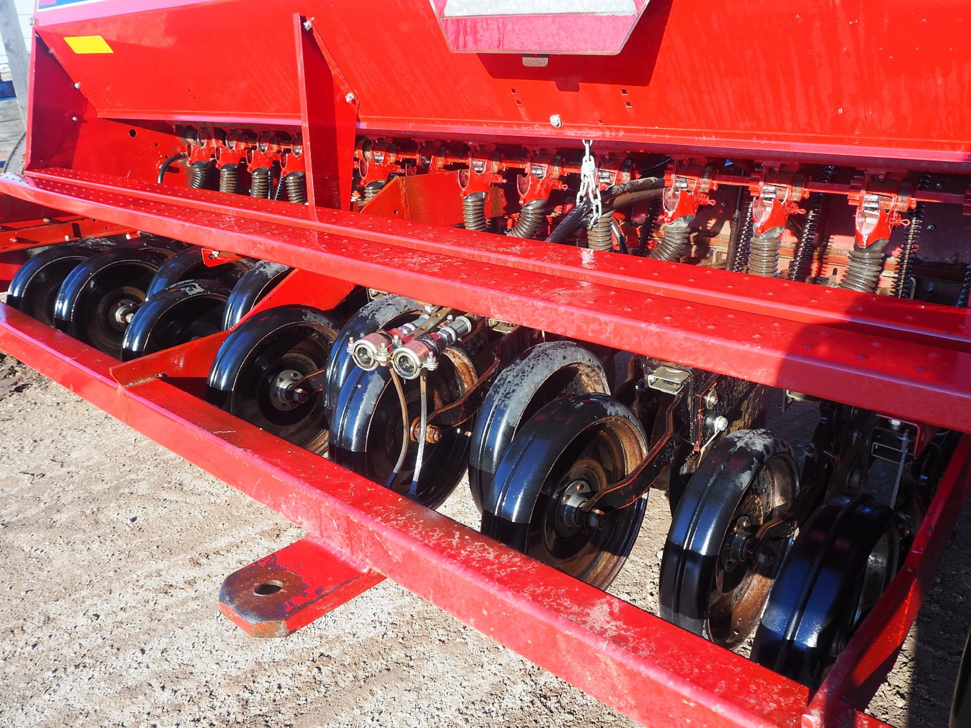 CASE IH 5100 SOYBEAN SPECIAL GRAIN DRILL - Image 7 of 8