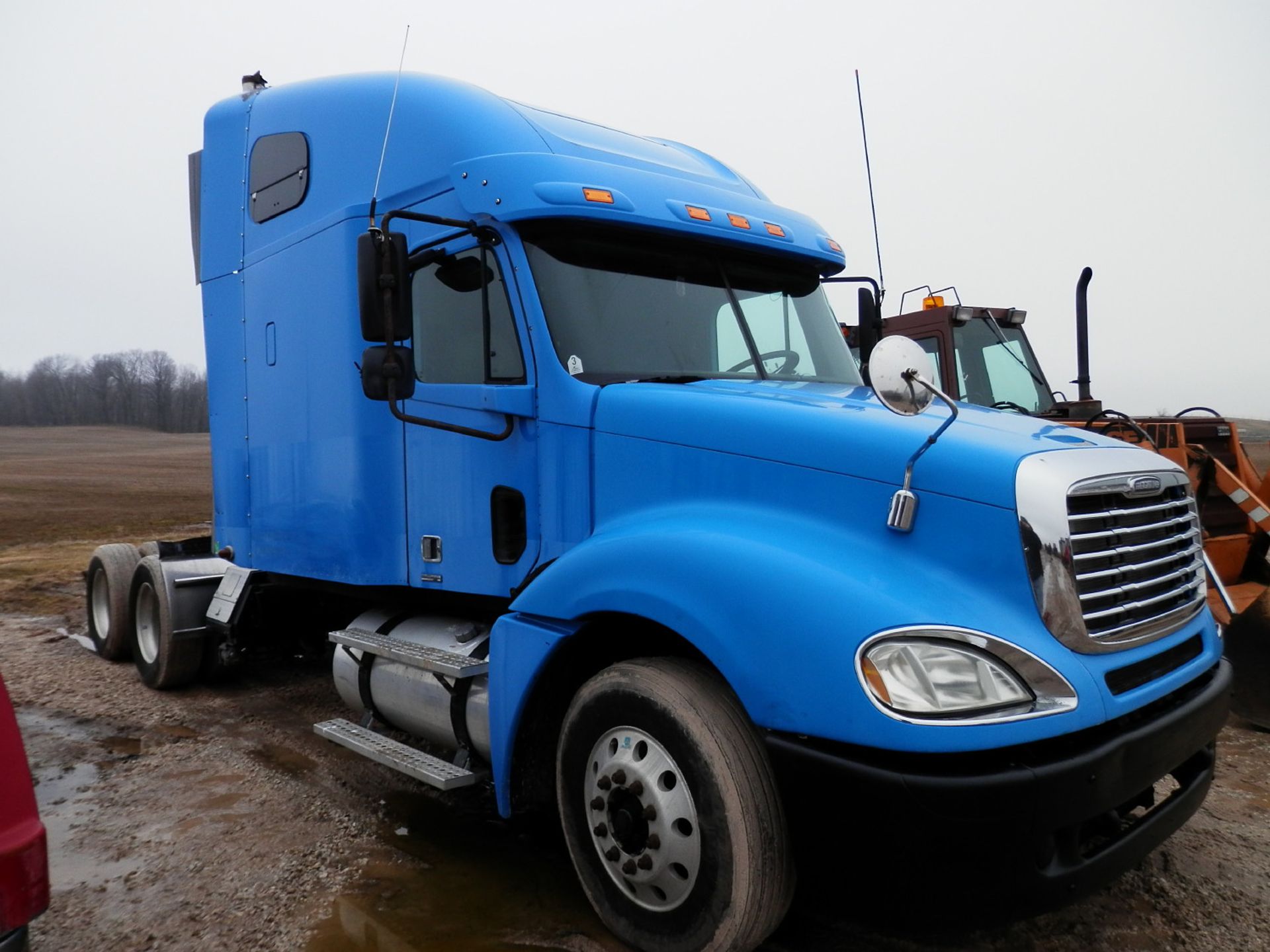 2007 FREIGHTLINER COLUMBIA SEMI TRACTOR - Image 7 of 21