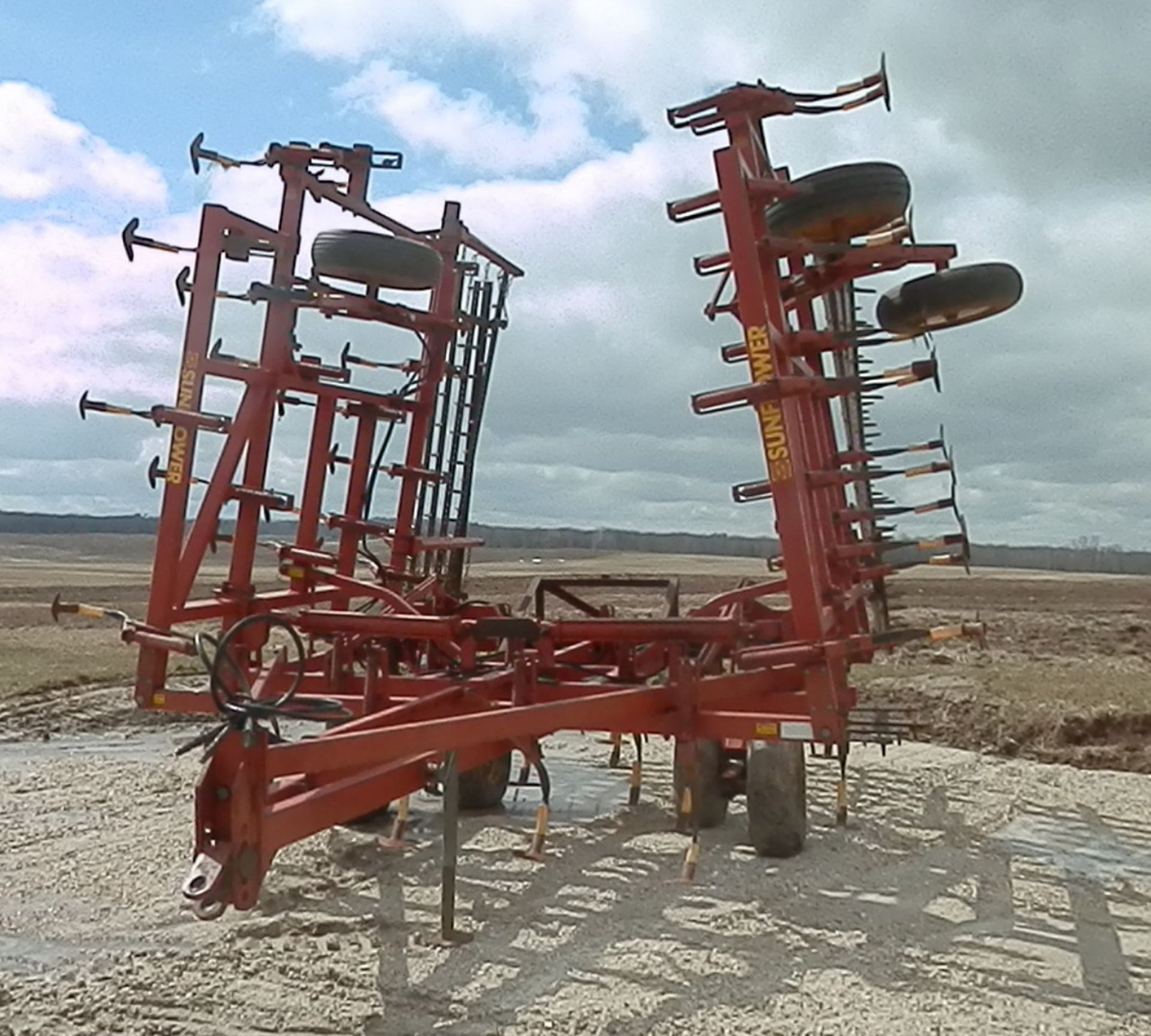 SUNFLOWER 5331 32' FIELD CULTIVATOR - Image 3 of 5