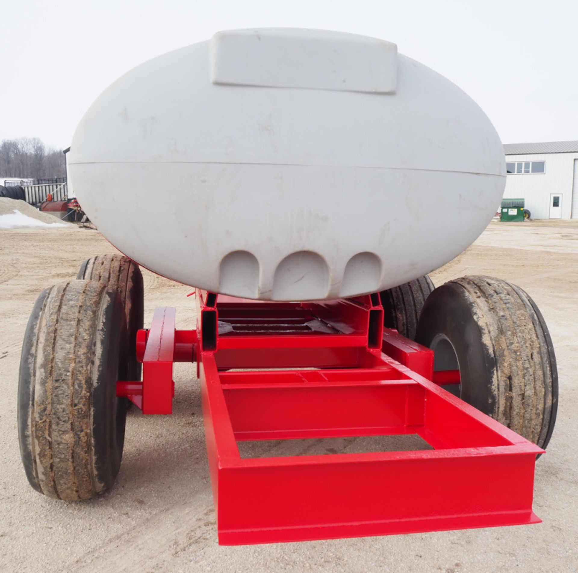 1000 GAL LIQUID SUPPLY TANK ON WAGON - Image 4 of 5