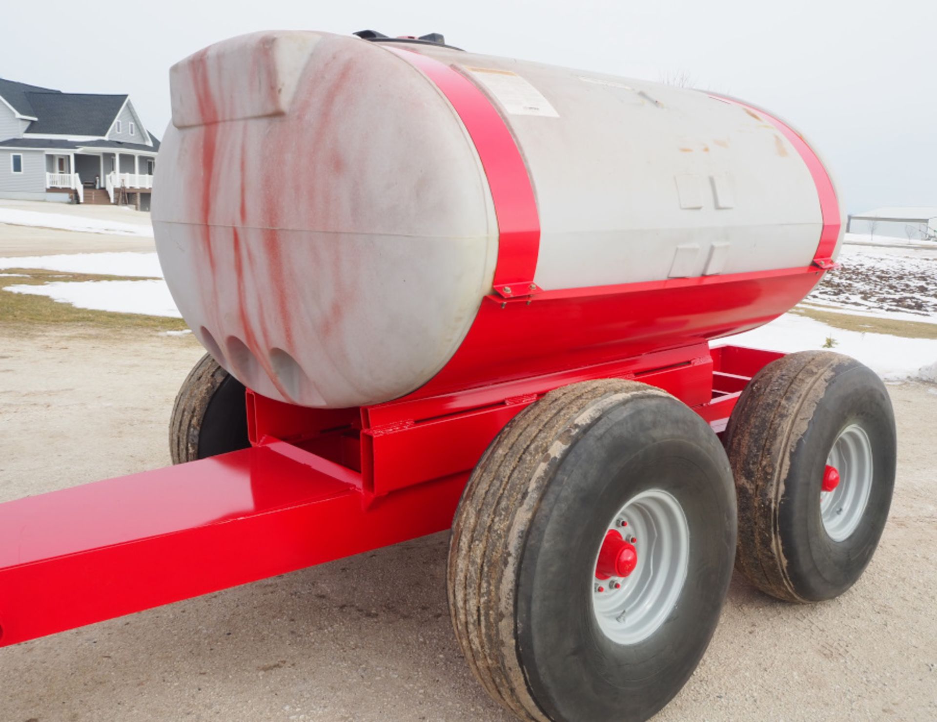 1000 GAL LIQUID SUPPLY TANK ON WAGON