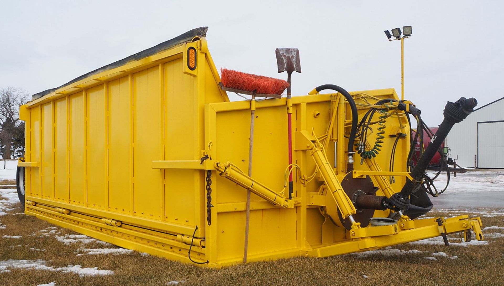 MANURE FRAC TANK - Image 4 of 7