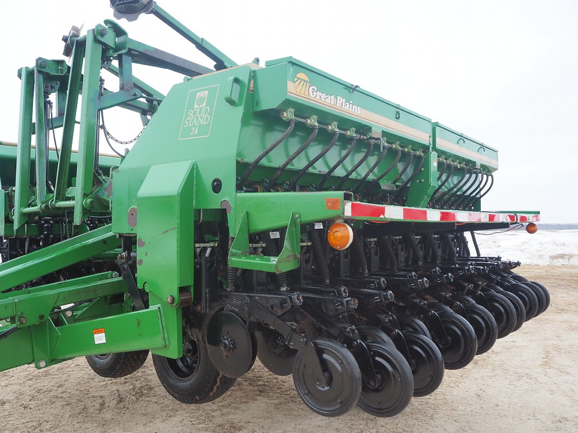 GREAT PLAINS 2N 2410 CENTER FOLD NO TILL DRILL - Image 3 of 14