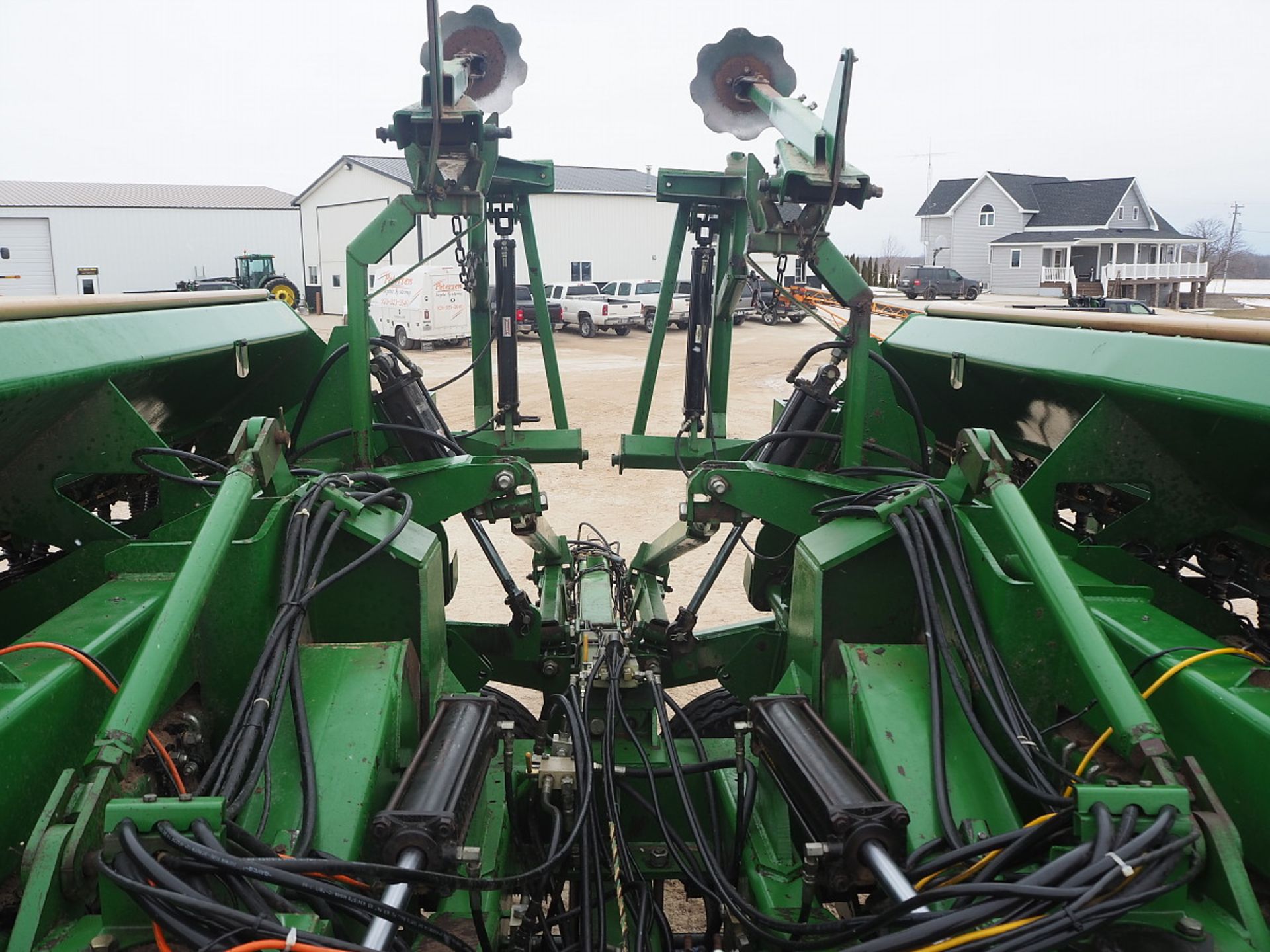 GREAT PLAINS 2N 2410 CENTER FOLD NO TILL DRILL - Image 8 of 14