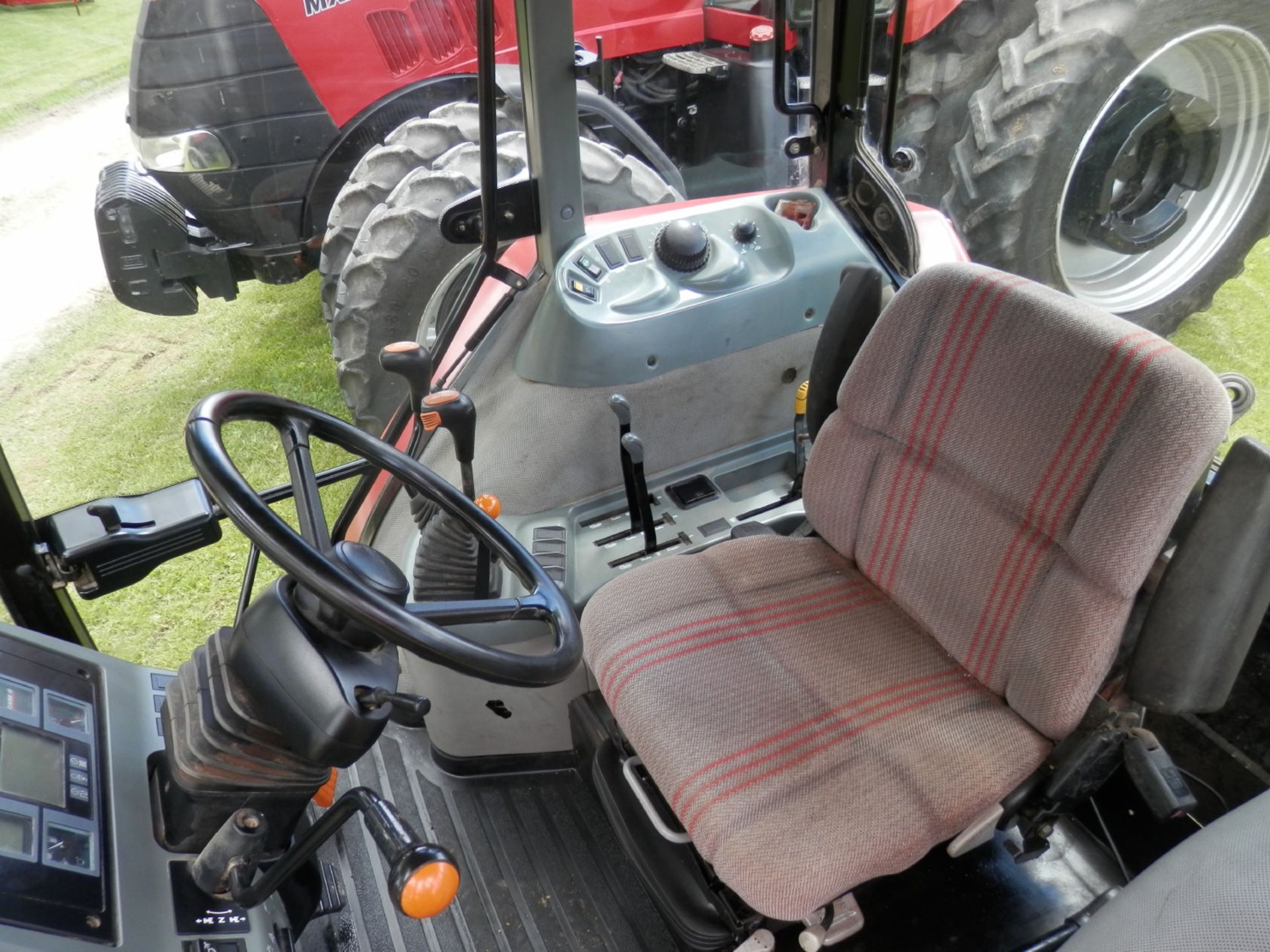 CASE CX 100 2WD TRACTOR - Image 7 of 10