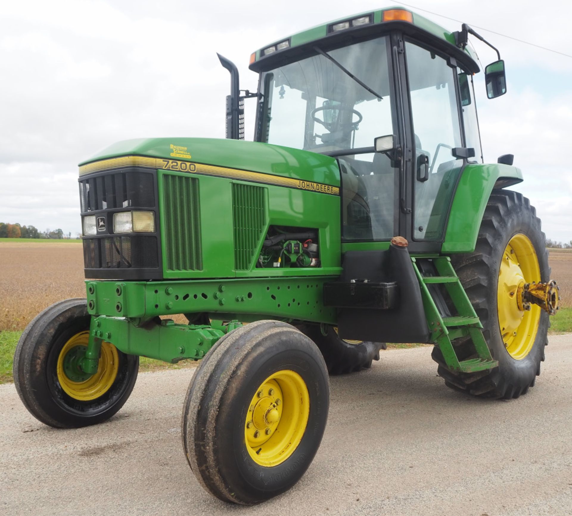 JOHN DEERE 7200 TRACTOR - Image 2 of 19