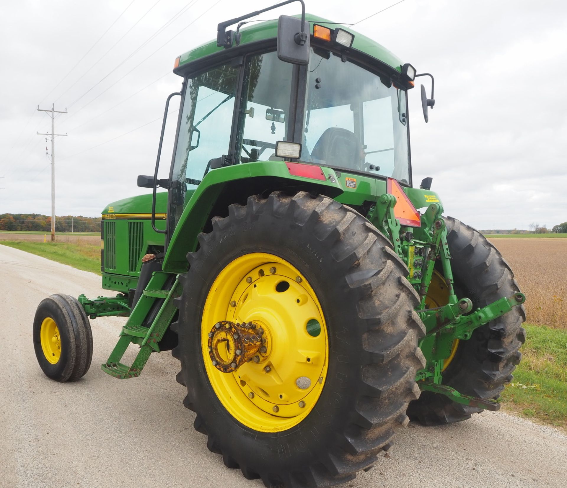 JOHN DEERE 7200 TRACTOR - Image 9 of 19