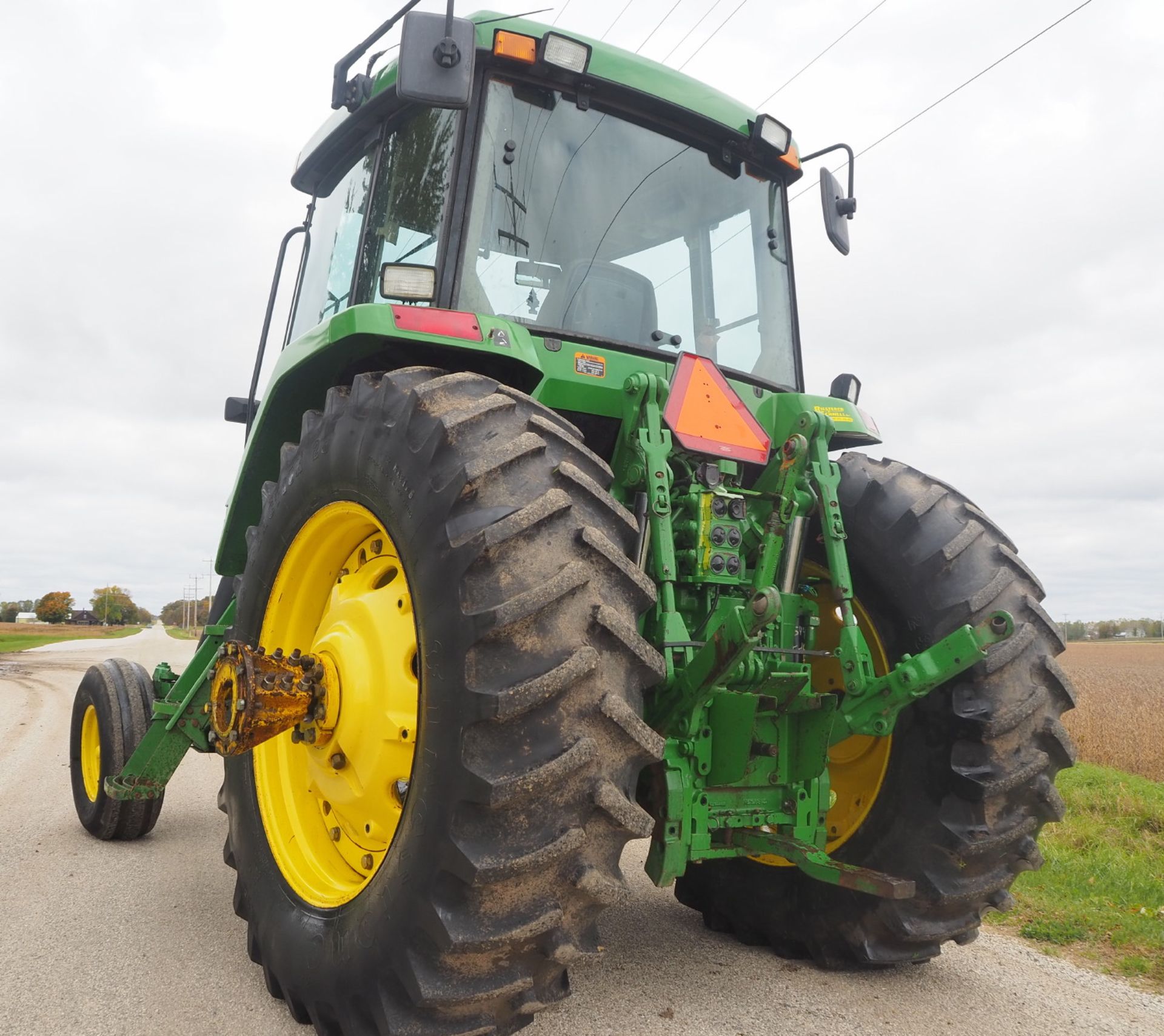 JOHN DEERE 7200 TRACTOR - Image 8 of 19