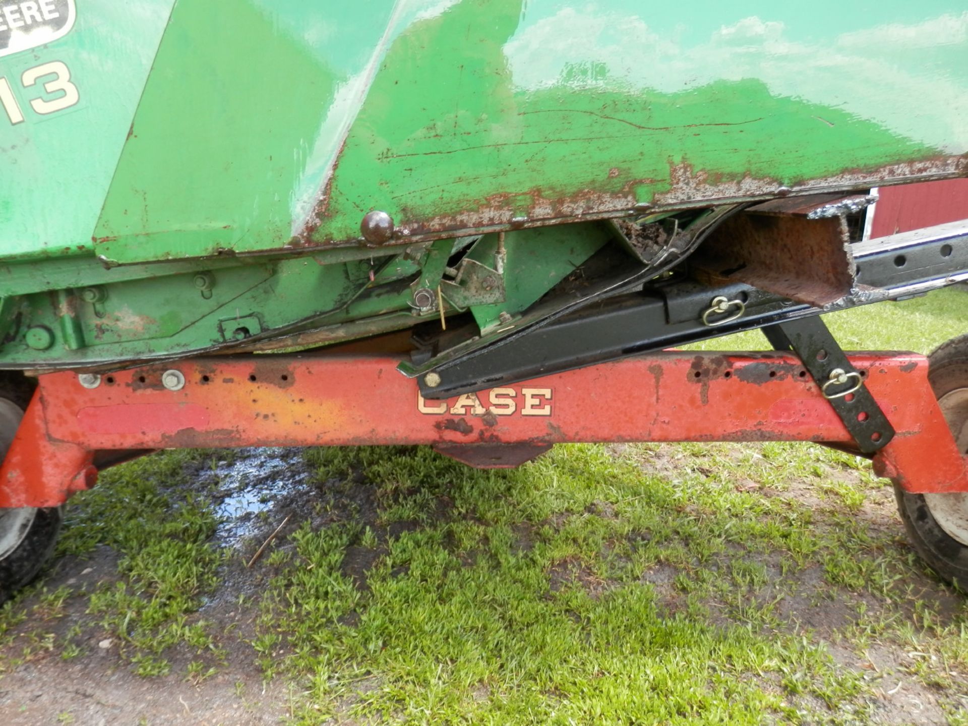 JD 6620 HYDRO COMBINE w/JD 213 GRAIN PLATFORM & JD 6RN CORNHEAD - Image 28 of 32