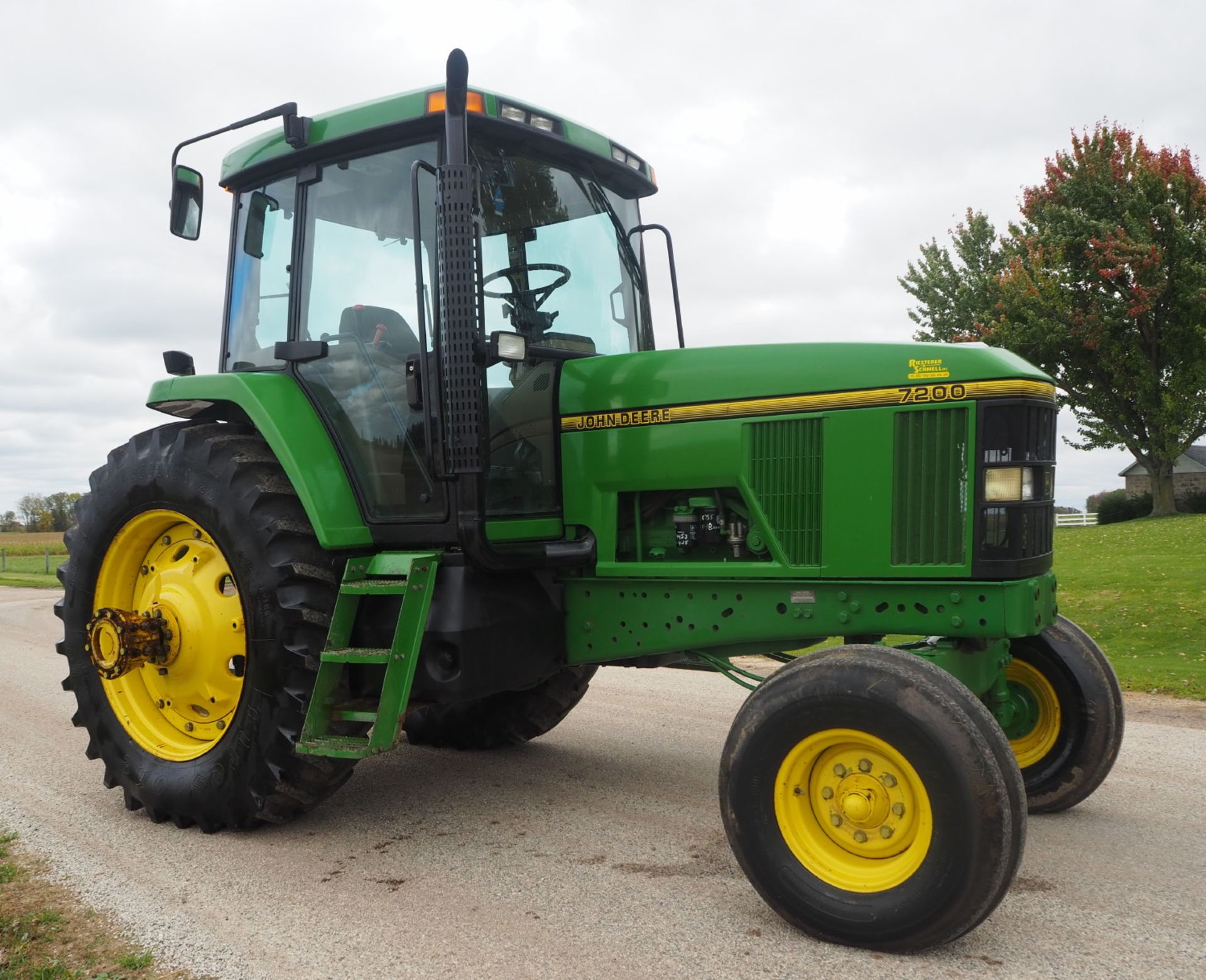 JOHN DEERE 7200 TRACTOR - Image 5 of 19