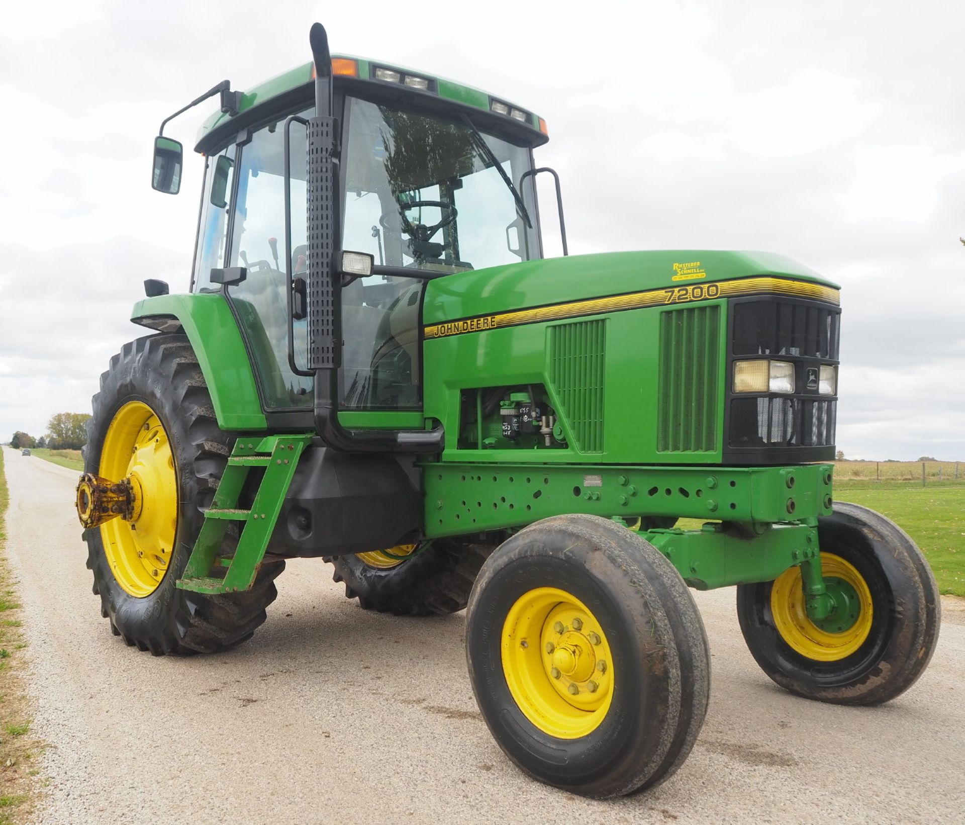 JOHN DEERE 7200 TRACTOR - Image 6 of 19