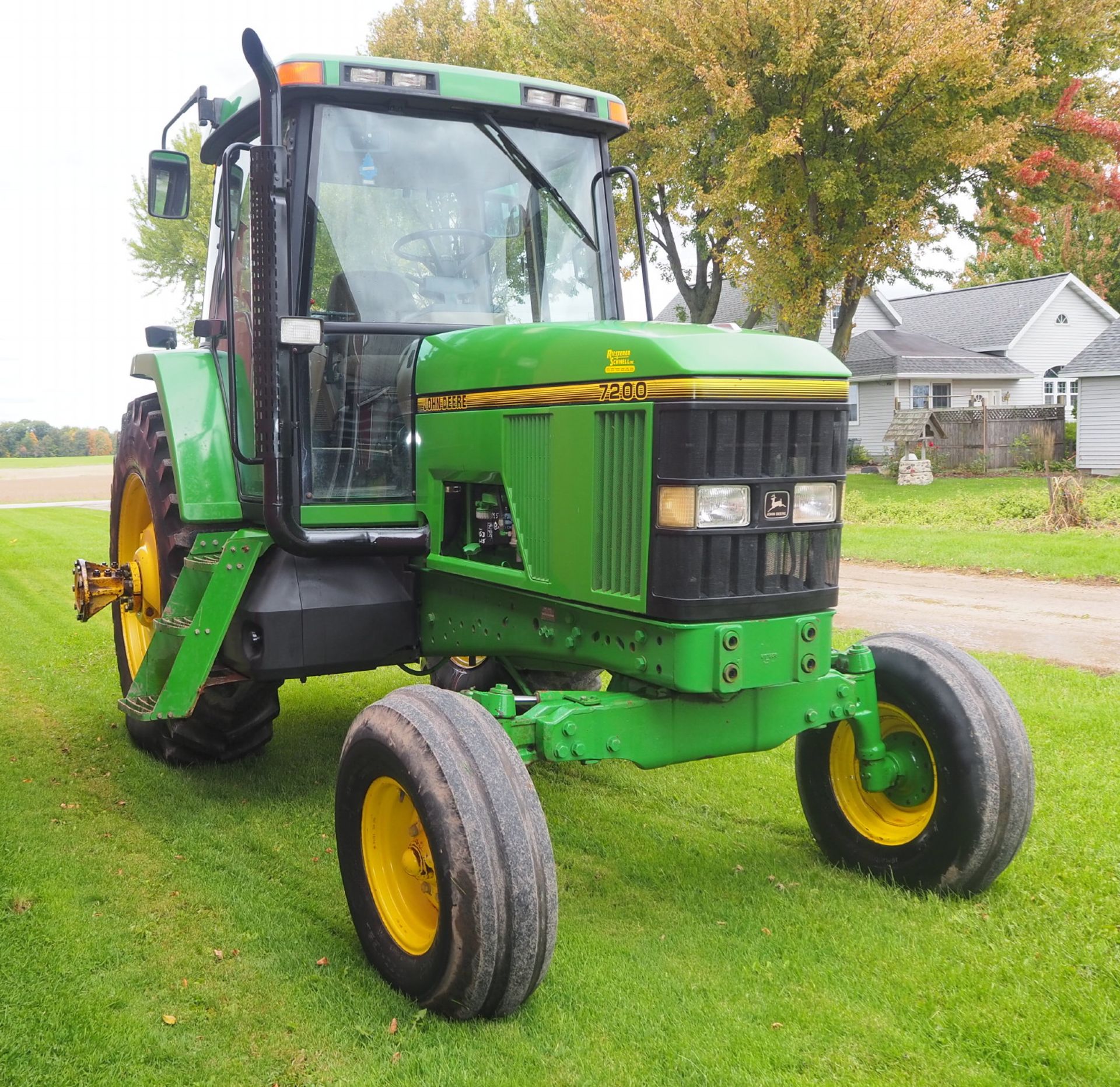 JOHN DEERE 7200 TRACTOR - Image 3 of 19