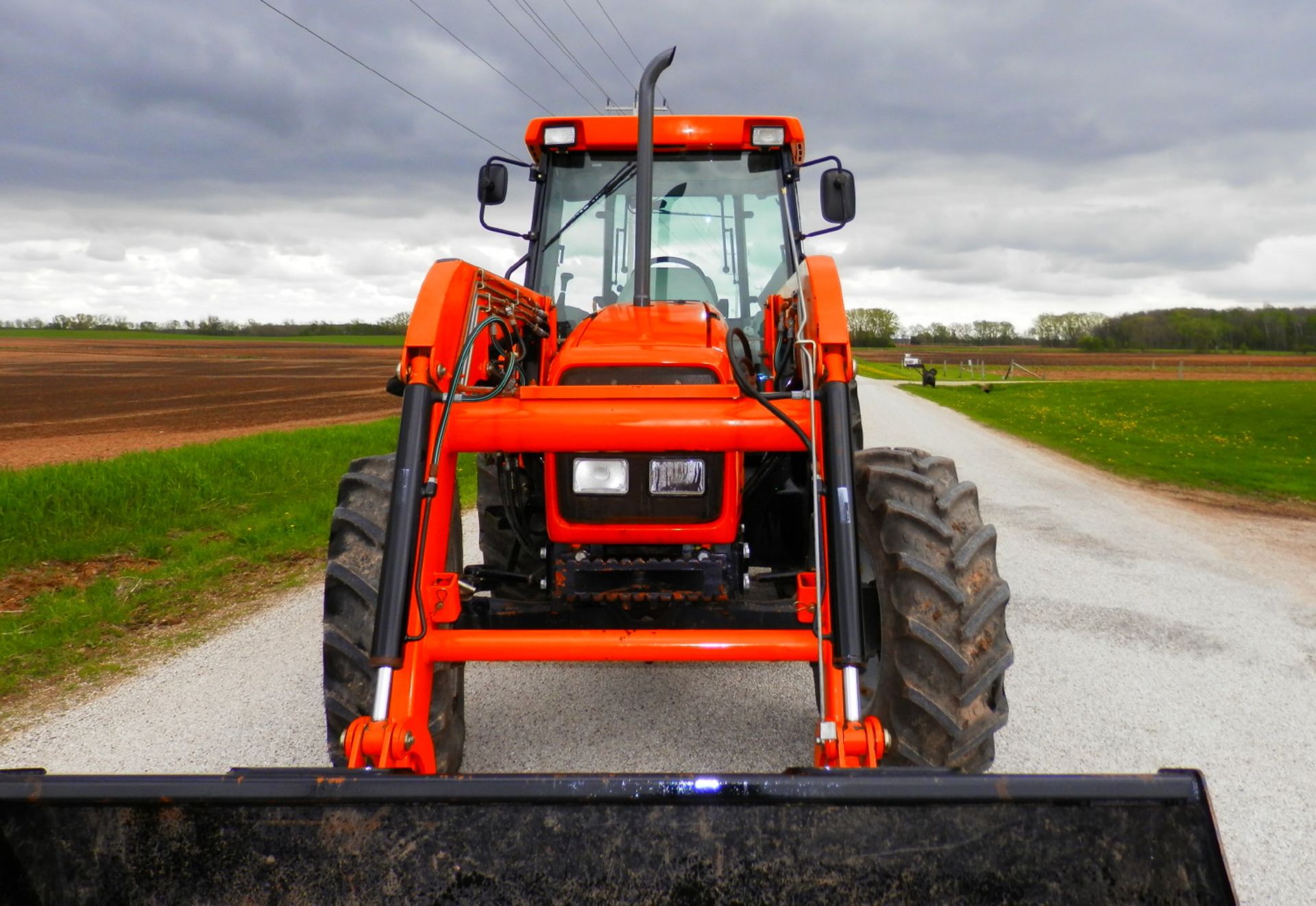 AGCO ALLIS 8745 MFWD TRACTOR w/BUHLER 2596 QT HI CLEARANCE LOADER - Image 7 of 15