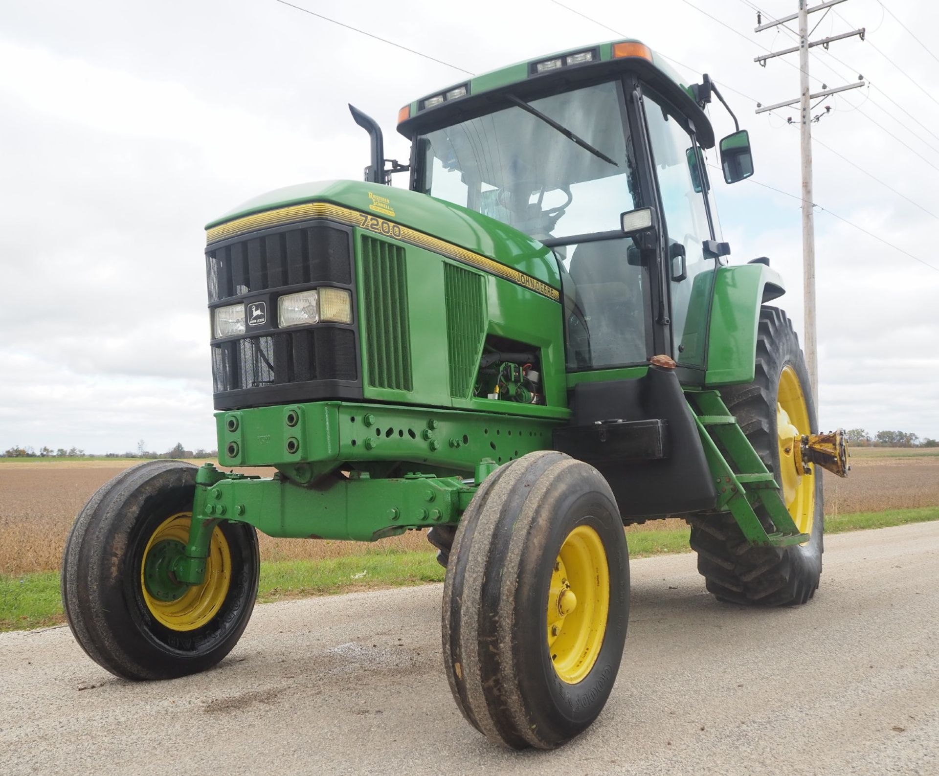 JOHN DEERE 7200 TRACTOR - Image 7 of 19