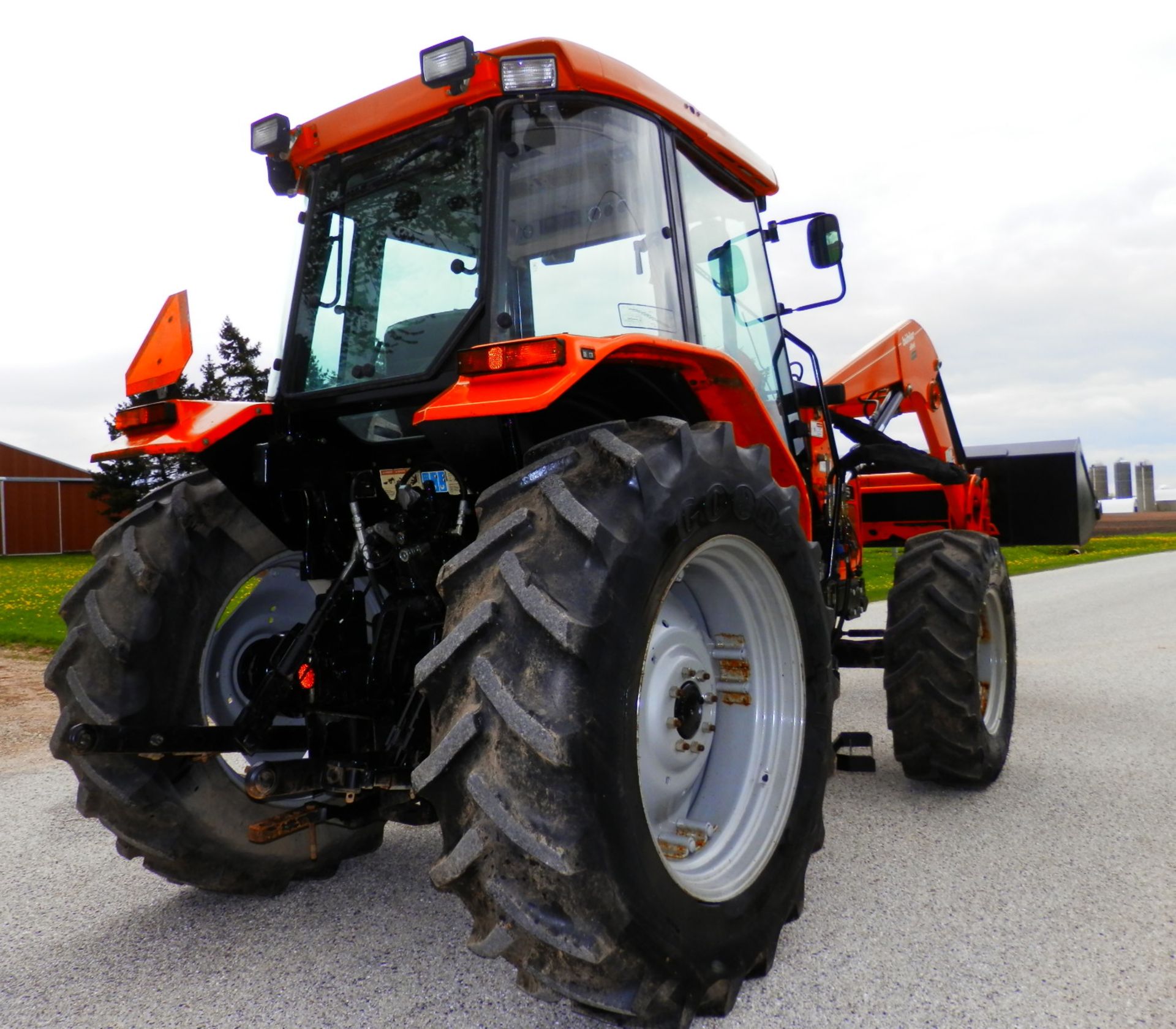 AGCO ALLIS 8745 MFWD TRACTOR w/BUHLER 2596 QT HI CLEARANCE LOADER - Image 4 of 15