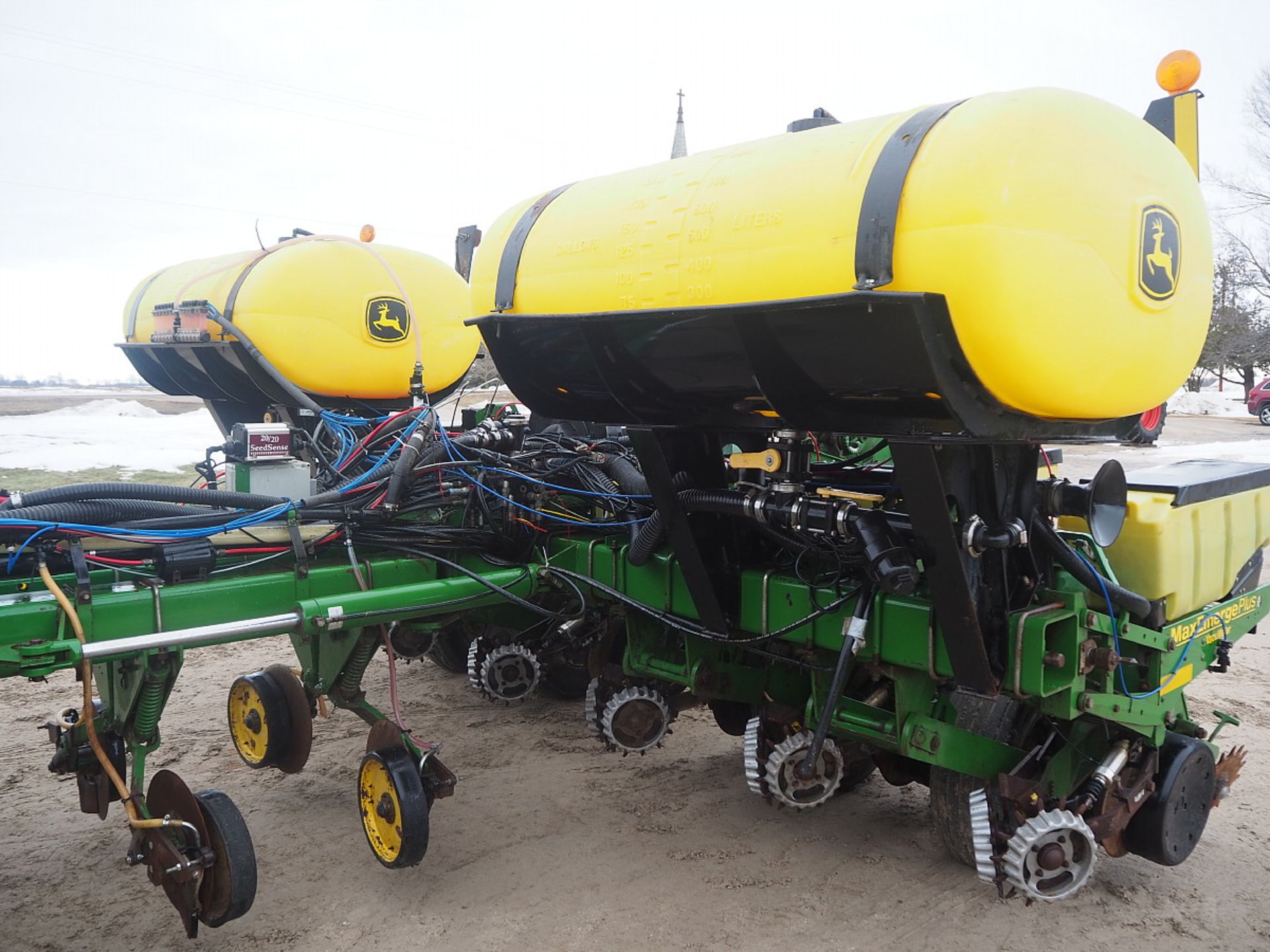 JOHN DEERE 1770 MAXEMERGE 12R CORN PLANTER - Image 8 of 10