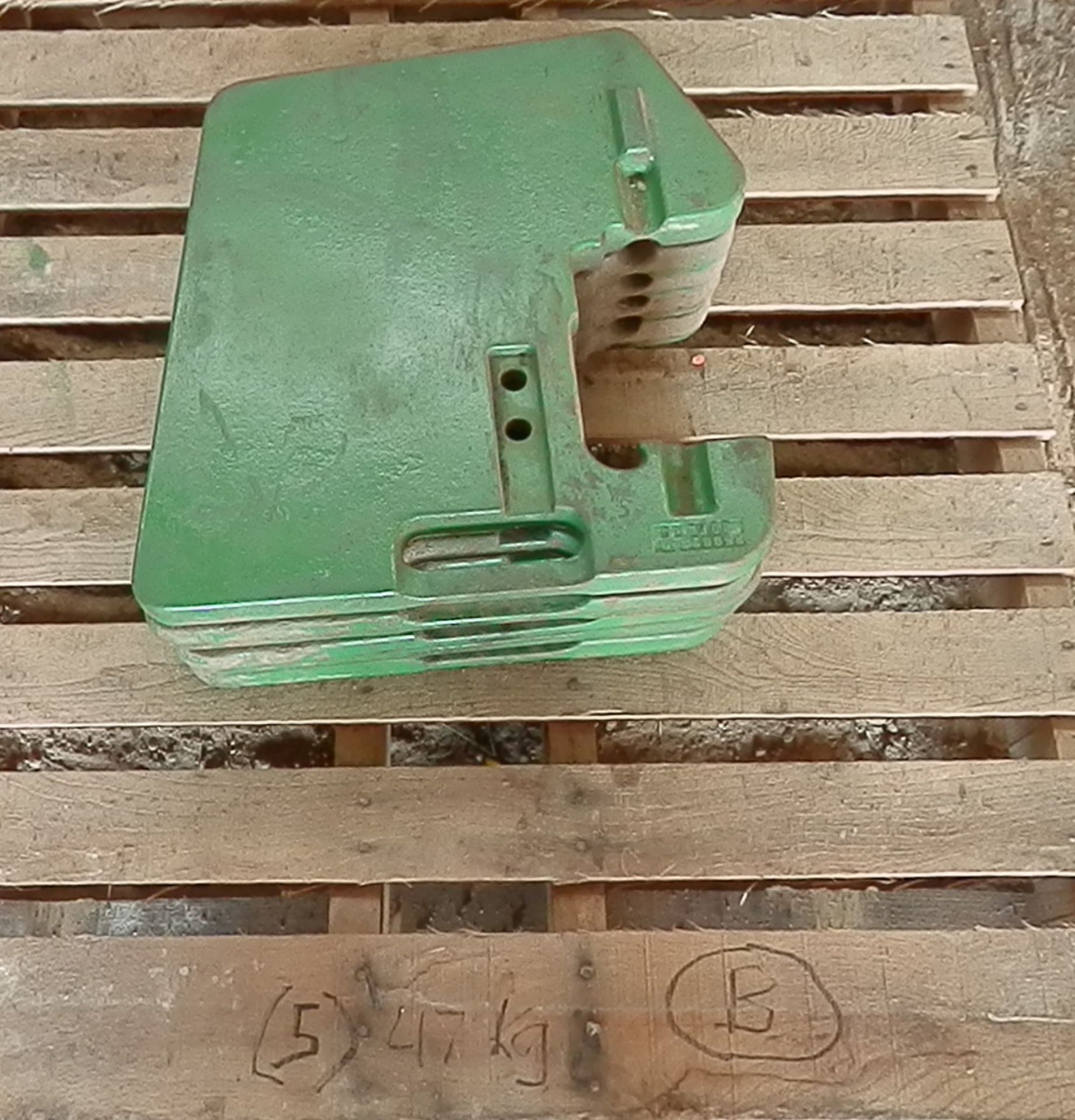 JOHN DEERE 47KG SUITCASE WEIGHTS - Image 2 of 5