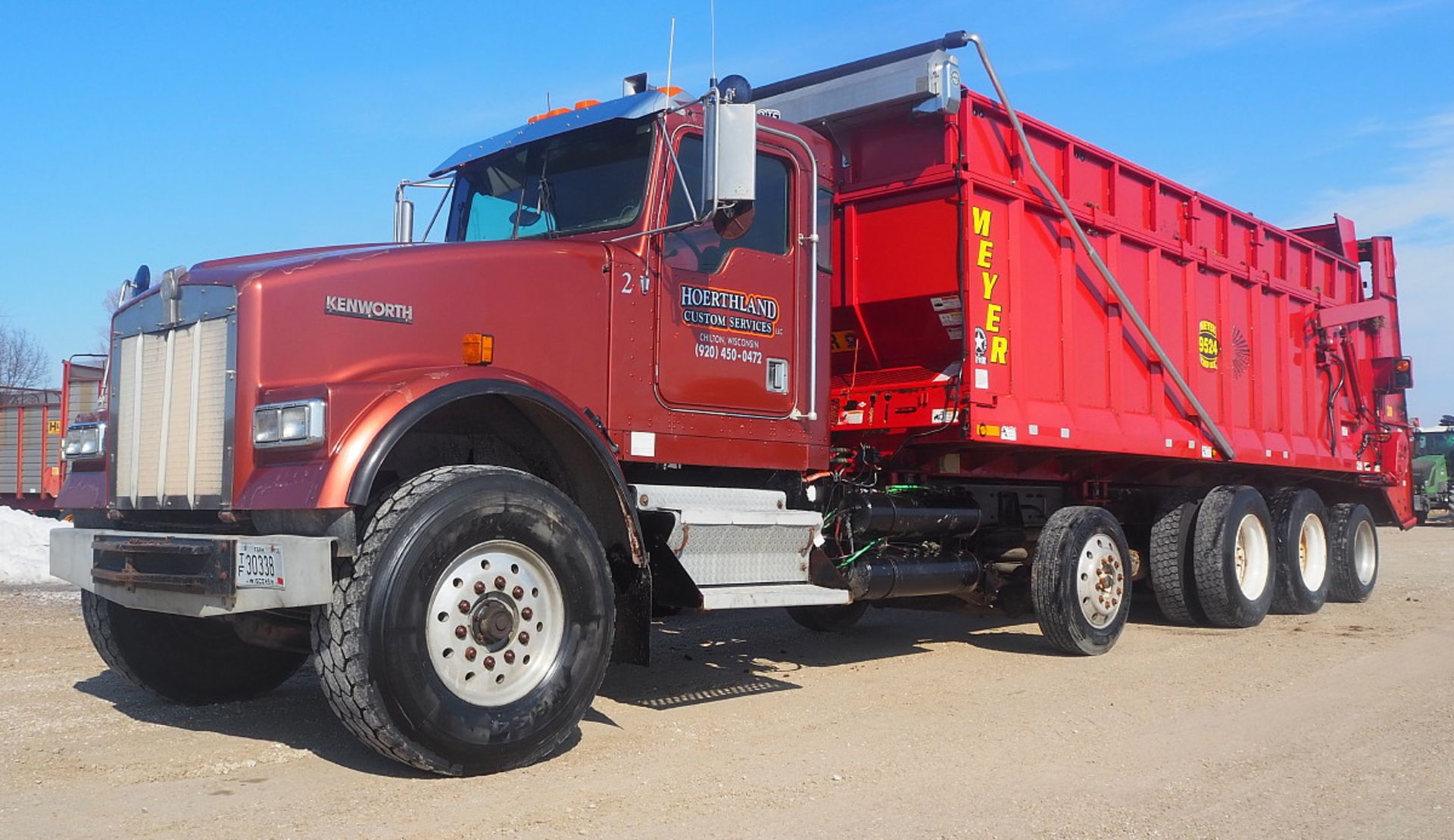 '98 KENWORTH W900 STRAIGHT TRUCK MEYER 9524 CROP MAX BOX