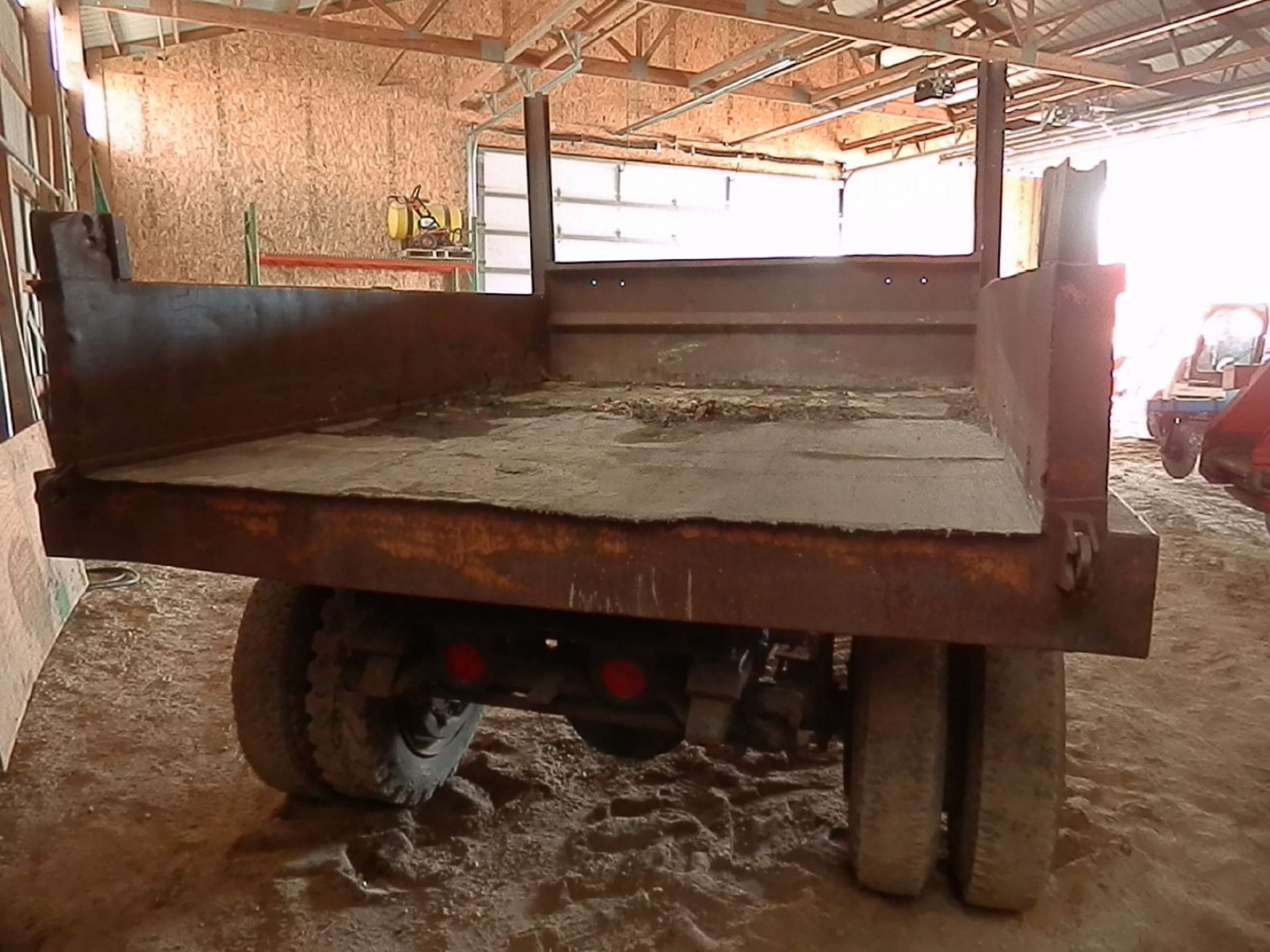 HOME MADE 3 YARD DUMP TRAILER - Image 4 of 7