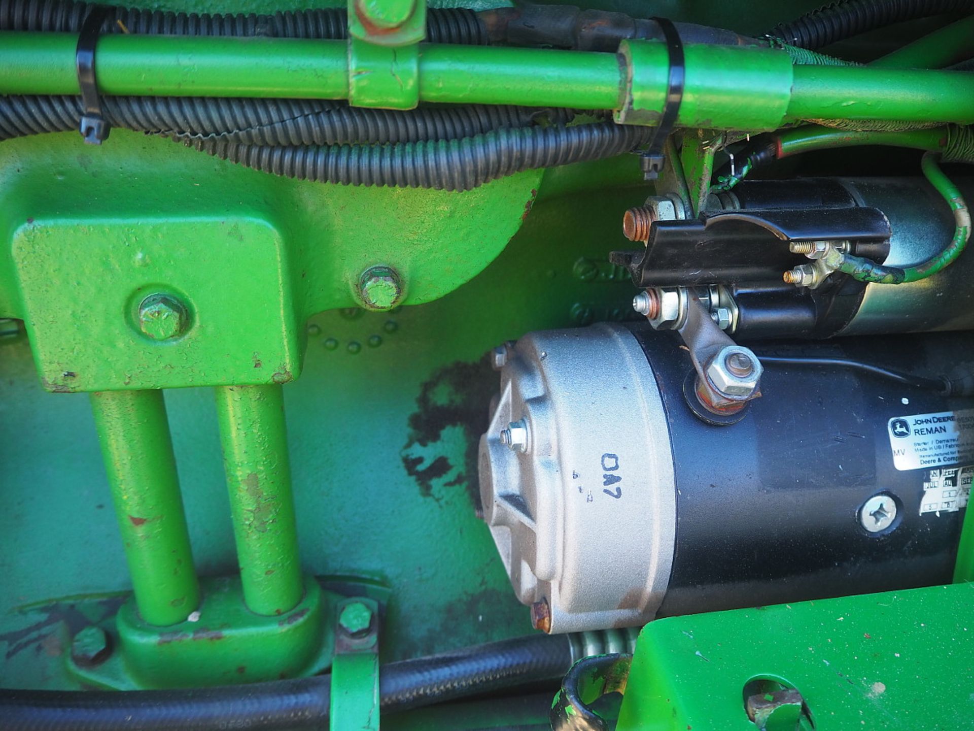 JOHN DEERE 4455 MFWD POWER SHIFT - Image 8 of 11