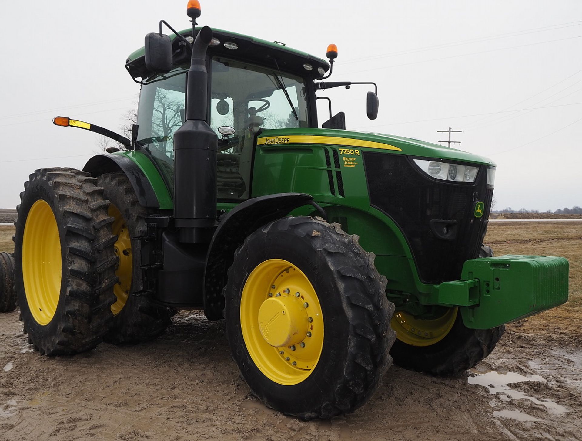 JOHN DEERE 7250 MFWD TRACTOR SN 1RW7250RVFD086281 - Image 3 of 8