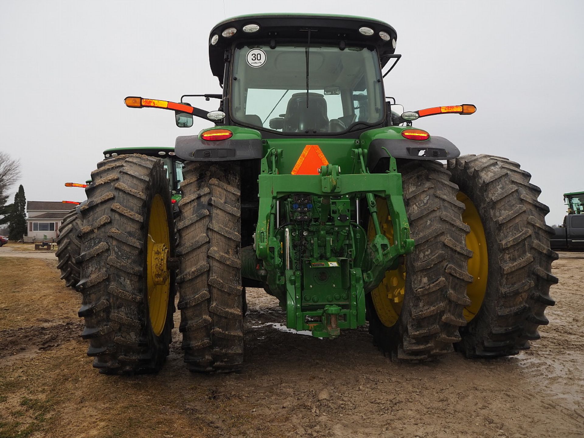 JOHN DEERE 7250 MFWD TRACTOR SN 1RW7250RVFD086281 - Image 4 of 8