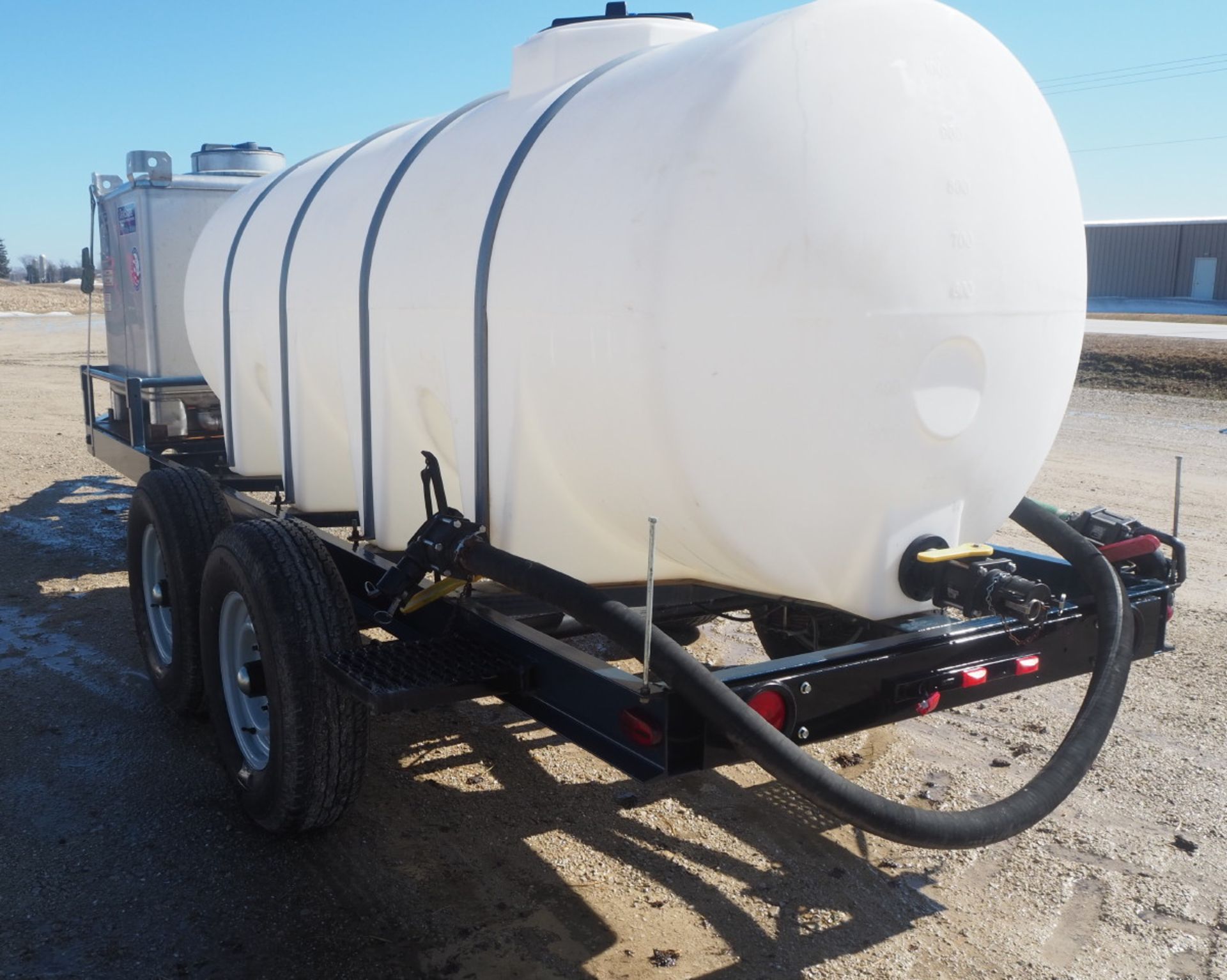 FERT DELIVERY TRAILER w/TANKS - Image 2 of 7