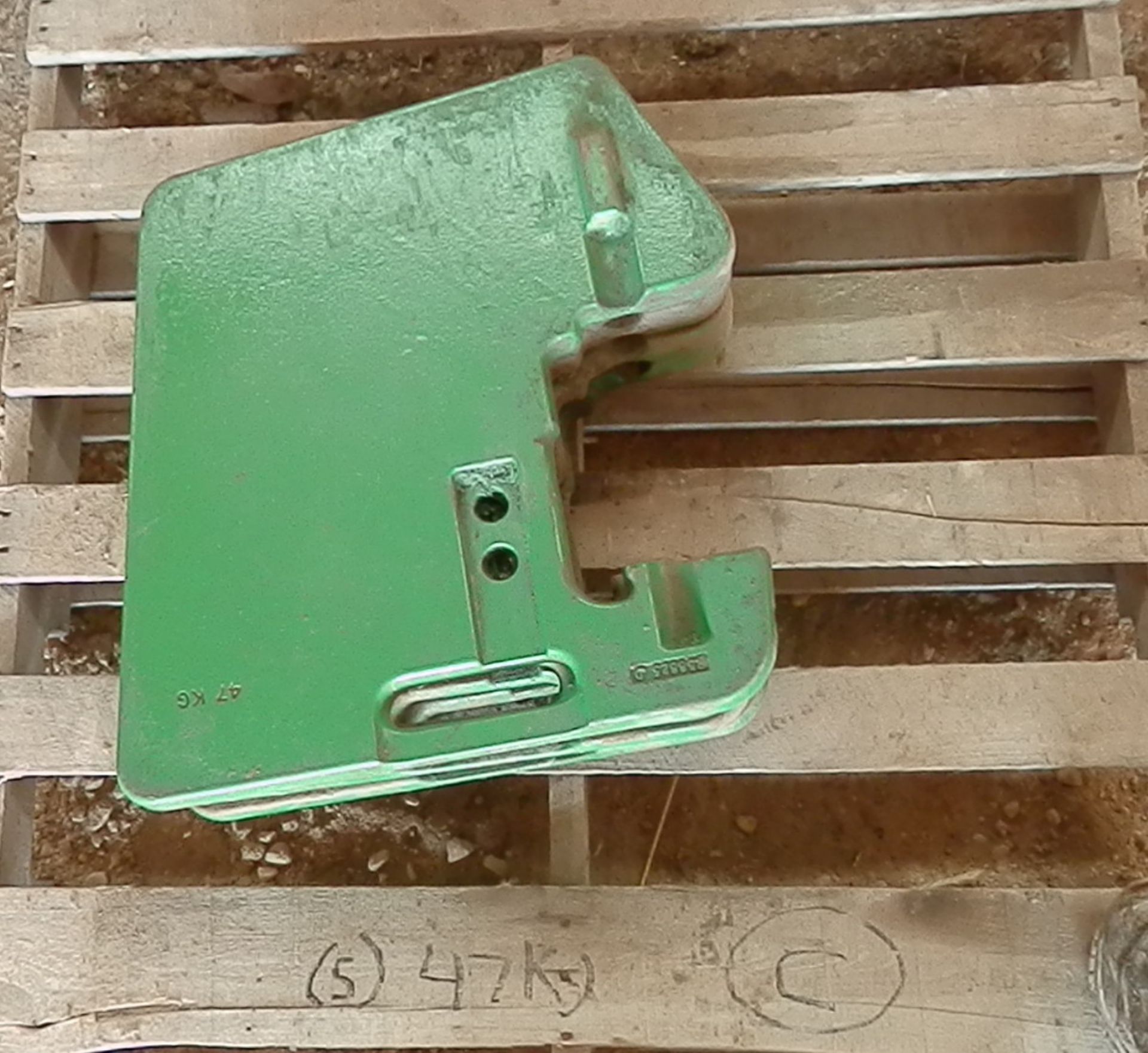 JOHN DEERE 47KG SUITCASE WEIGHTS - Image 3 of 5