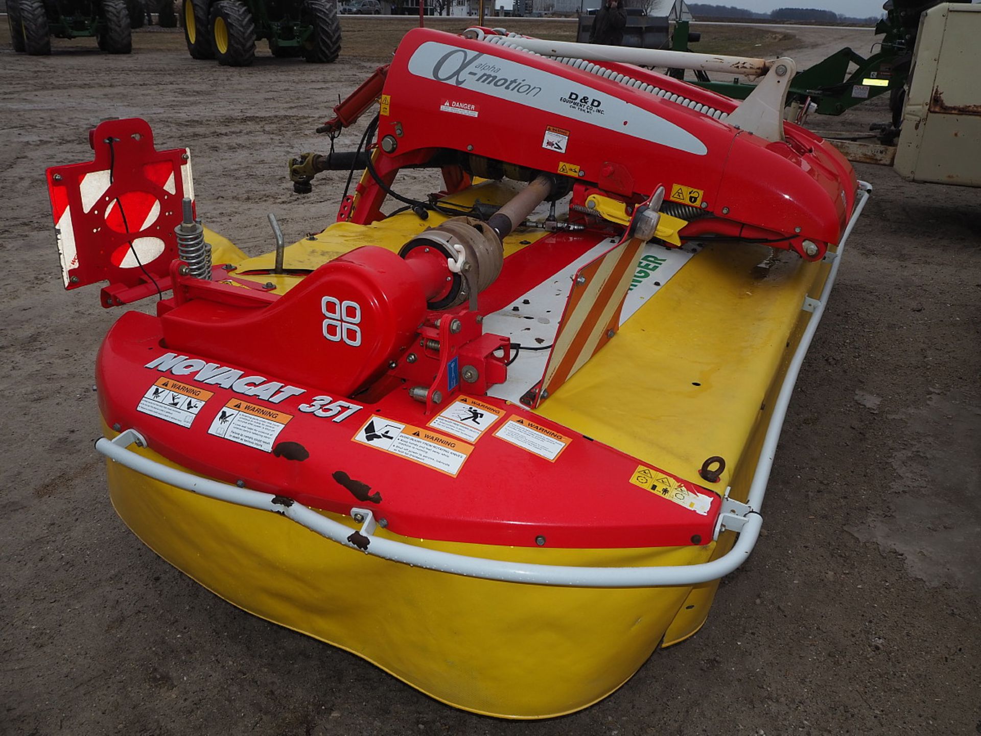 2015 POTTINGER TRIPLE MOWER NOVACAT V10 & 351 ALPH MOTION - Image 17 of 18