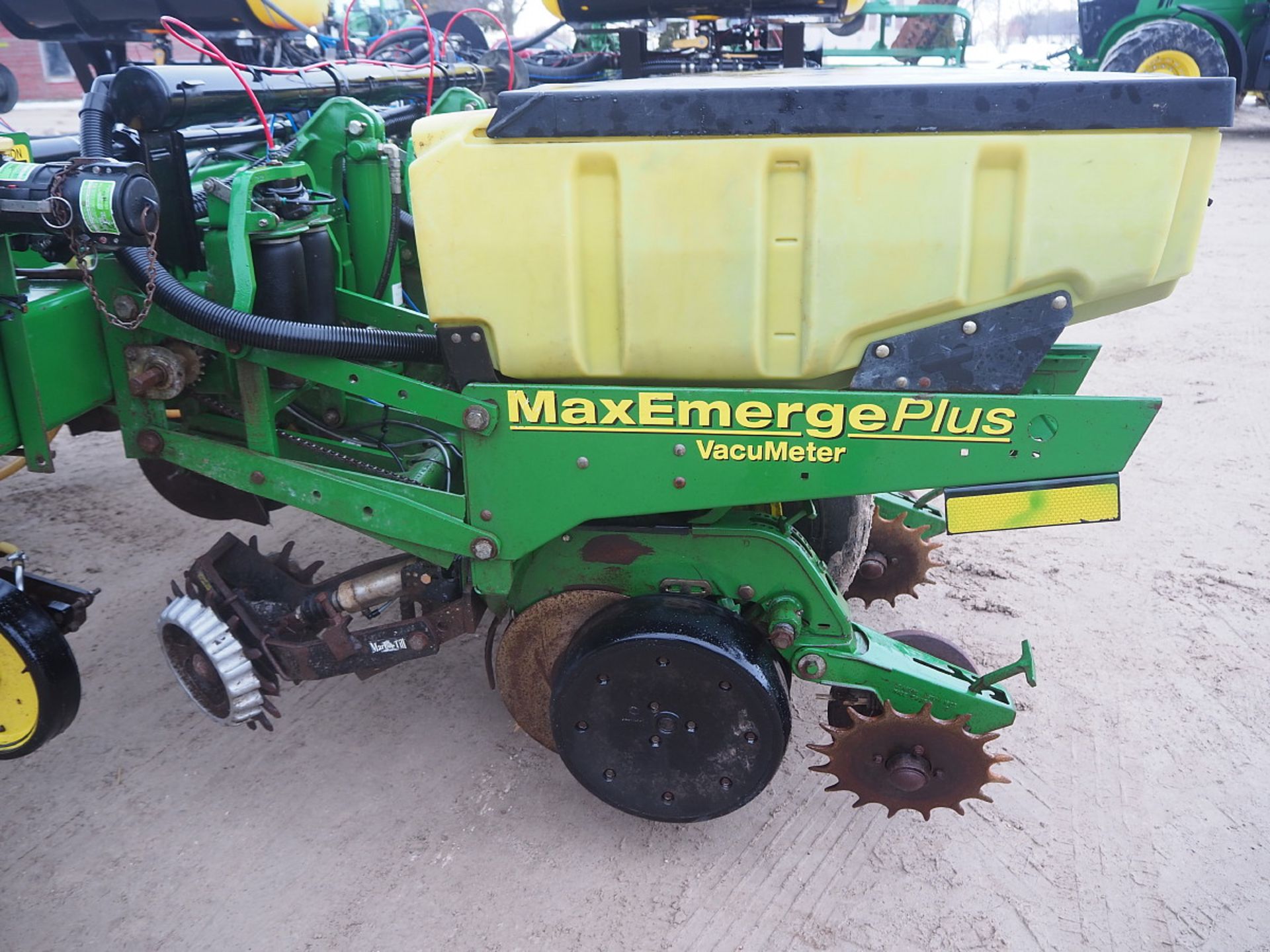 JOHN DEERE 1770 MAXEMERGE 12R CORN PLANTER - Image 10 of 10